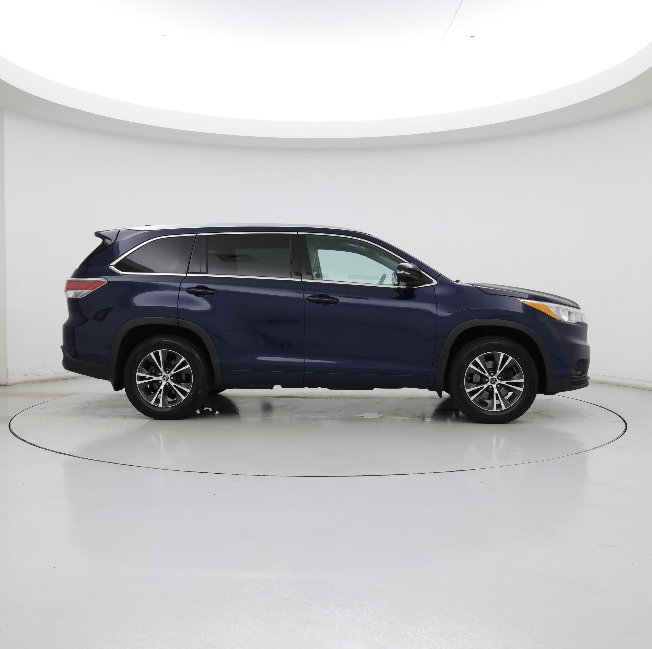 Thumbnail: 2016 Toyota Highlander - 7