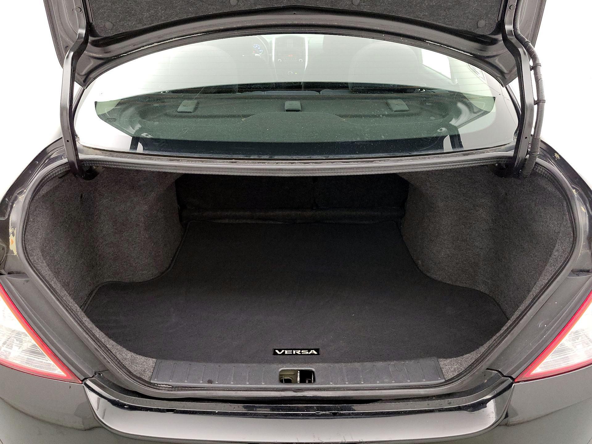 Thumbnail: 2015 Nissan Versa - 19