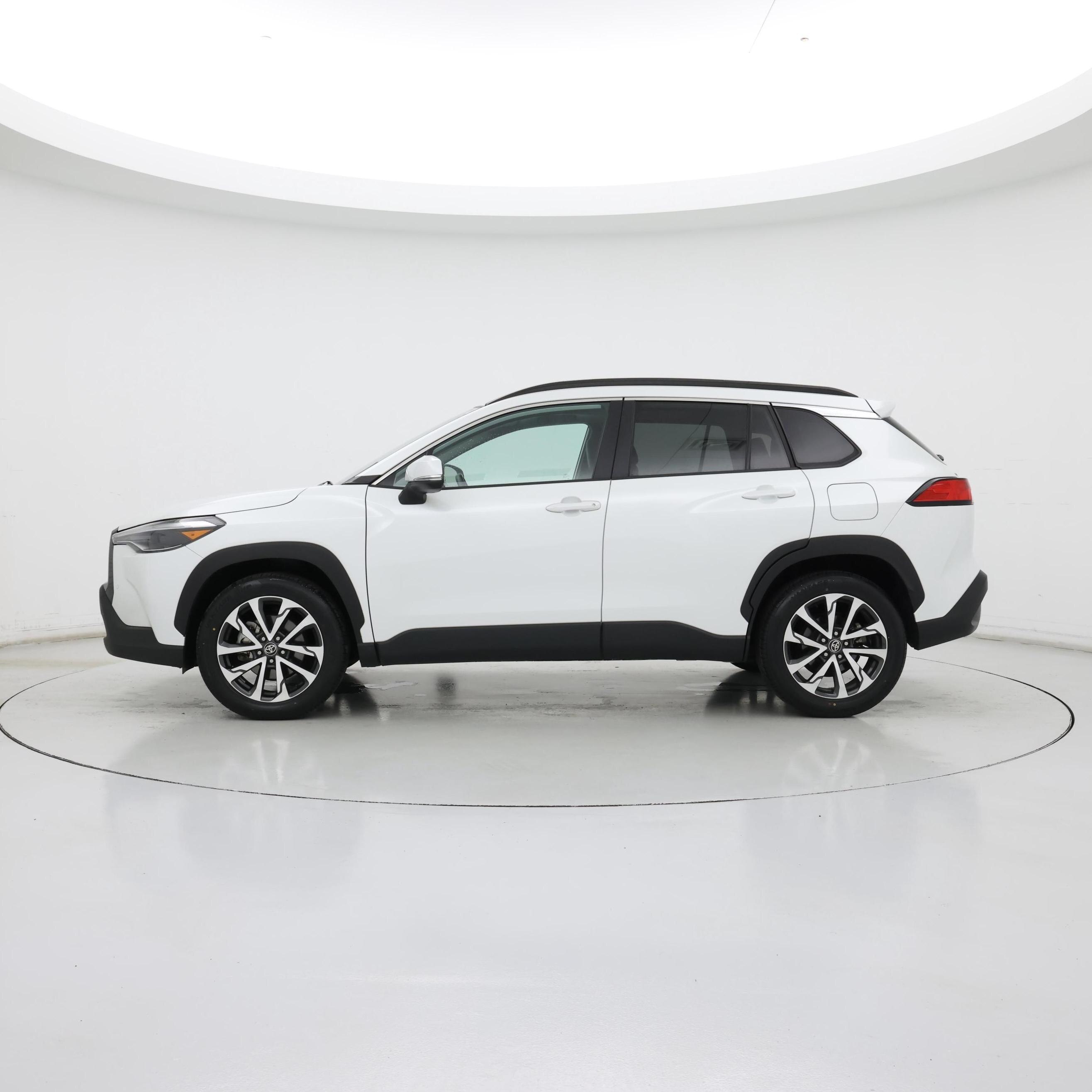 Thumbnail: 2022 Toyota Corolla Cross - 3