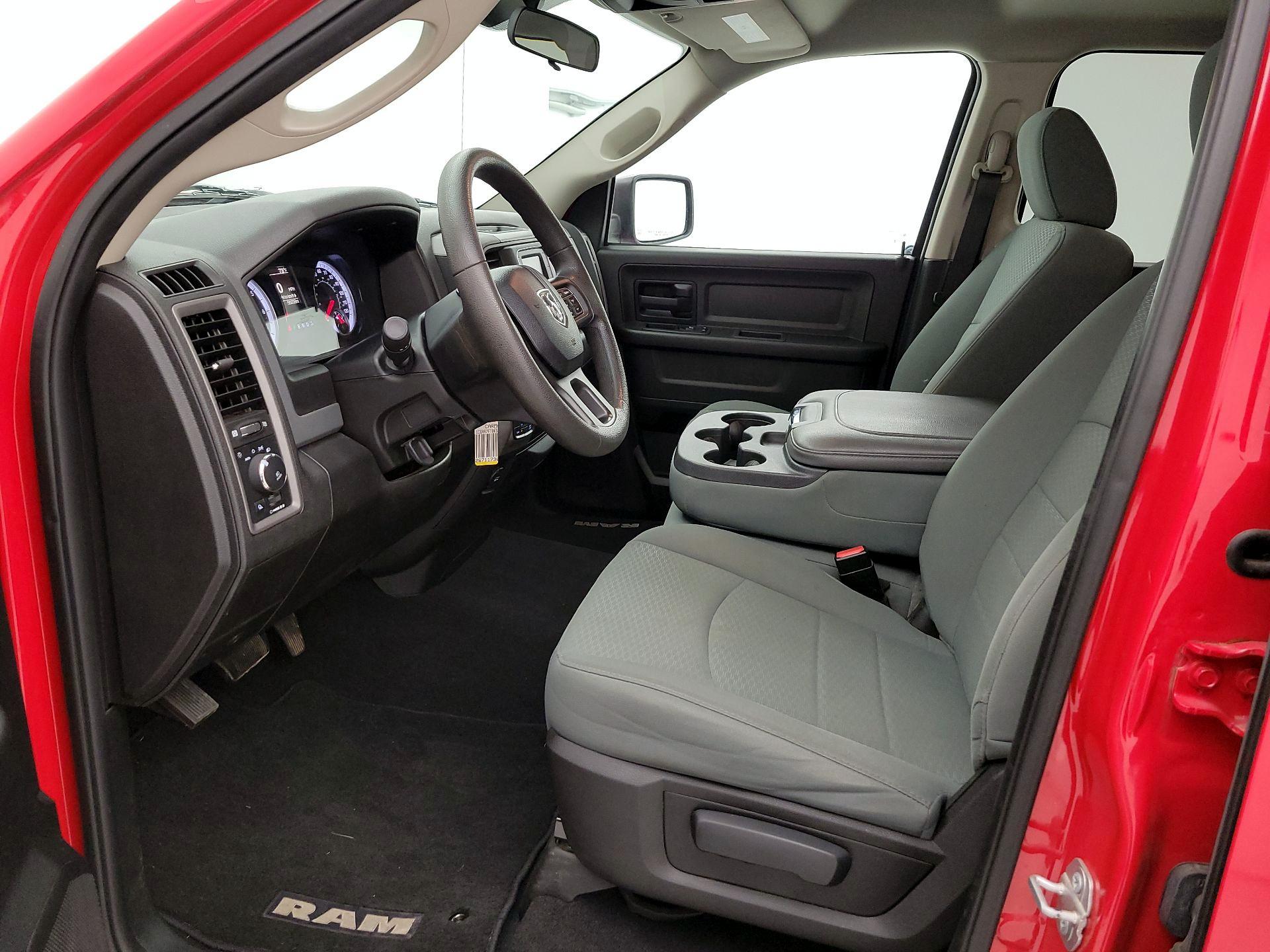 Thumbnail: 2019 RAM 1500 Classic - 11