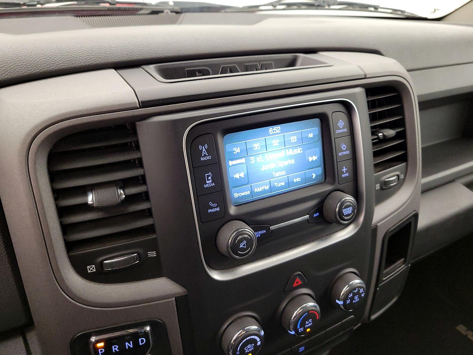 Thumbnail: 2019 RAM 1500 Classic - 15