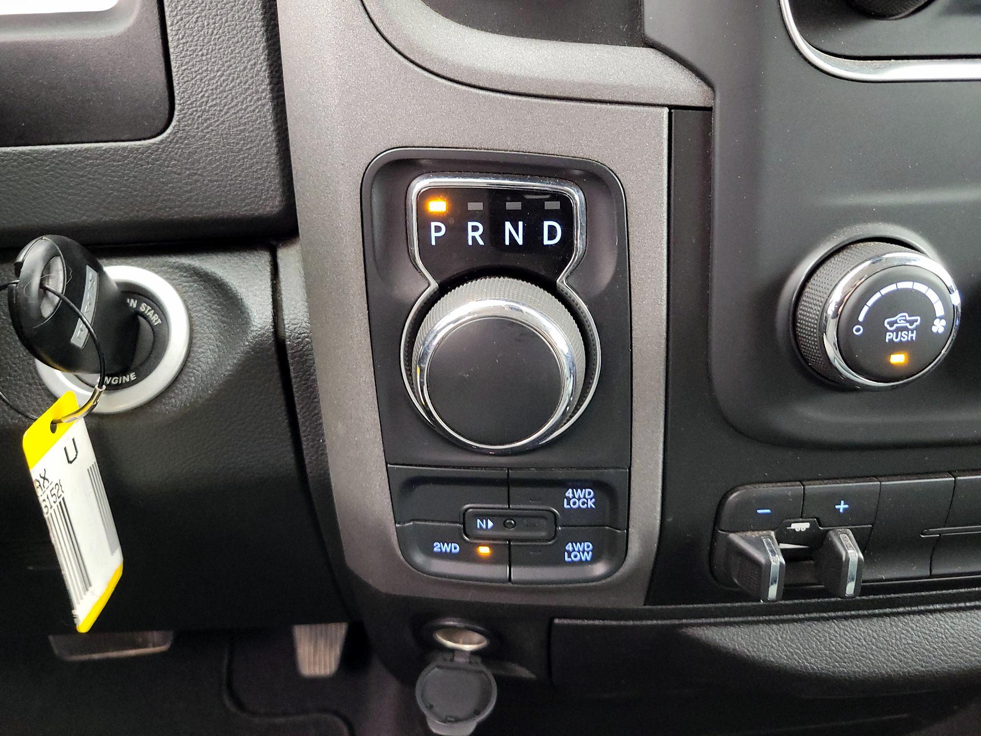 Thumbnail: 2019 RAM 1500 Classic - 17