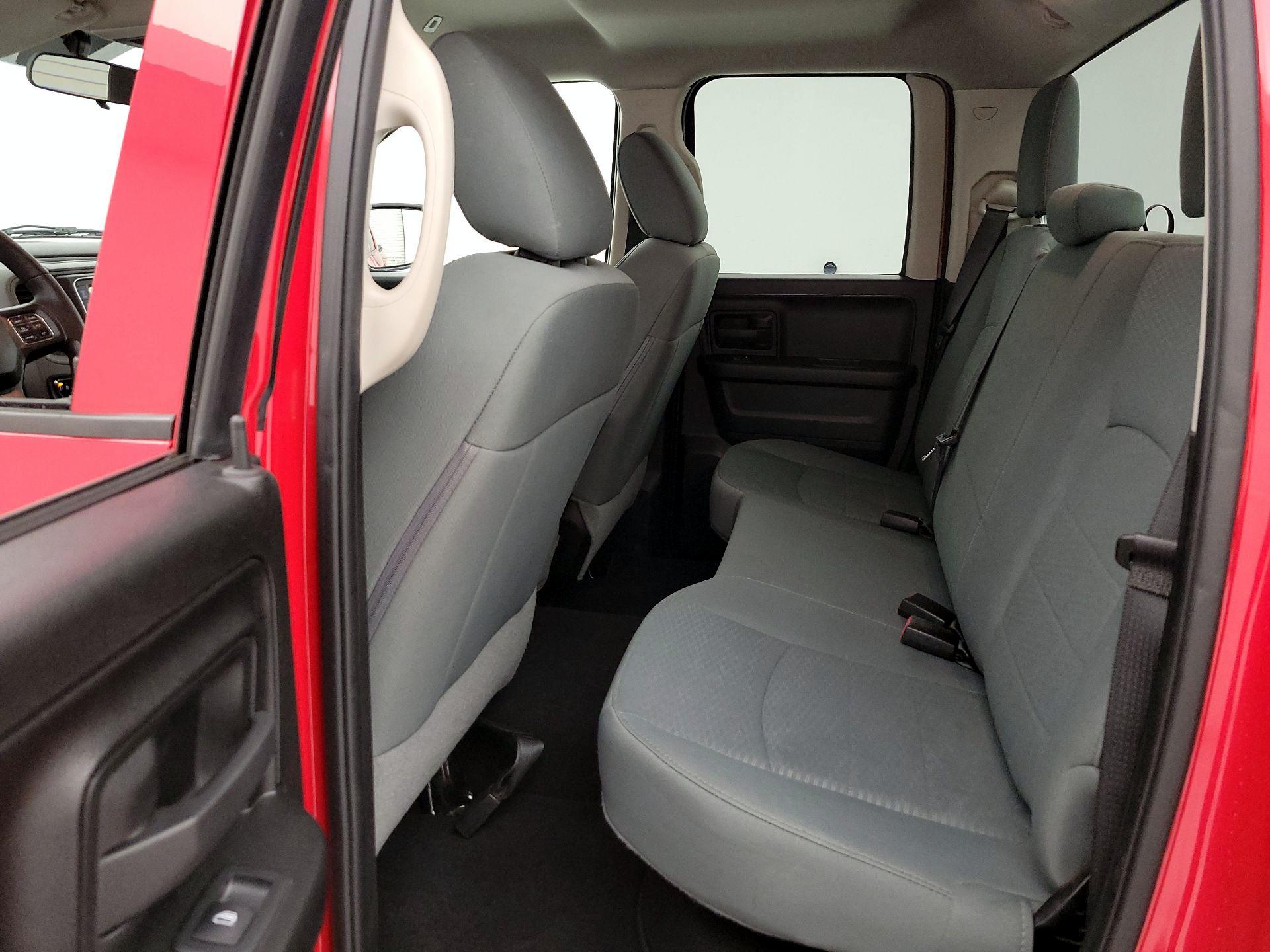 Thumbnail: 2019 RAM 1500 Classic - 19