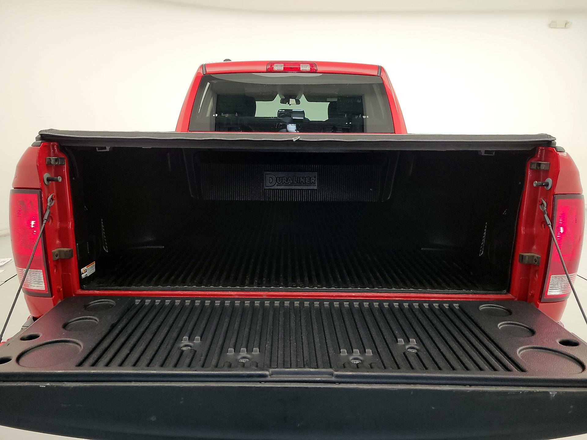 Thumbnail: 2019 RAM 1500 Classic - 20