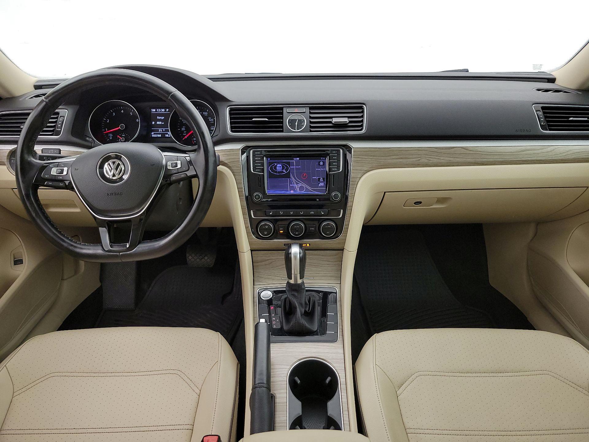 Thumbnail: 2016 Volkswagen Passat - 9