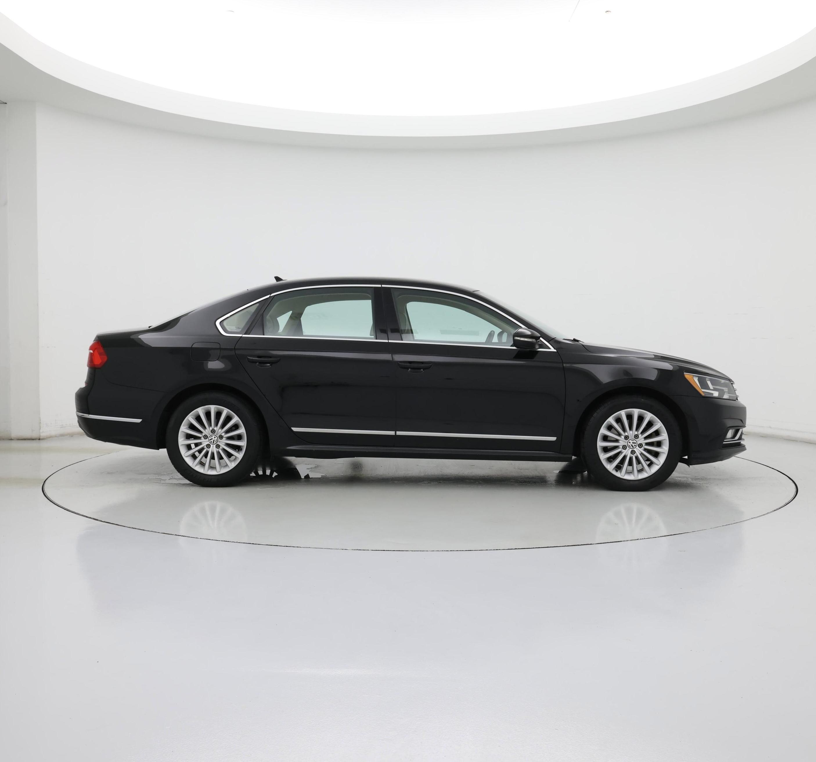 Thumbnail: 2016 Volkswagen Passat - 7