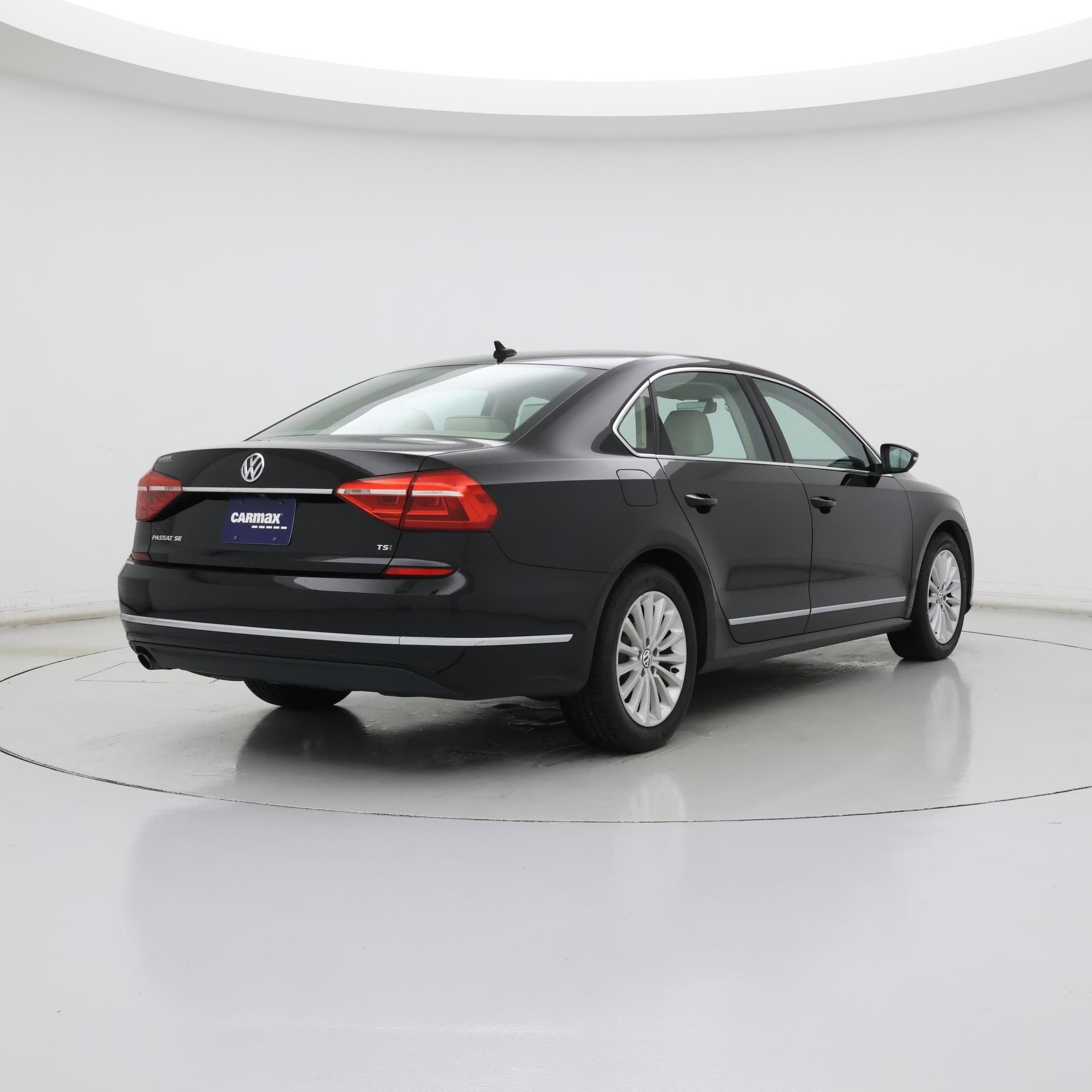 Thumbnail: 2016 Volkswagen Passat - 8