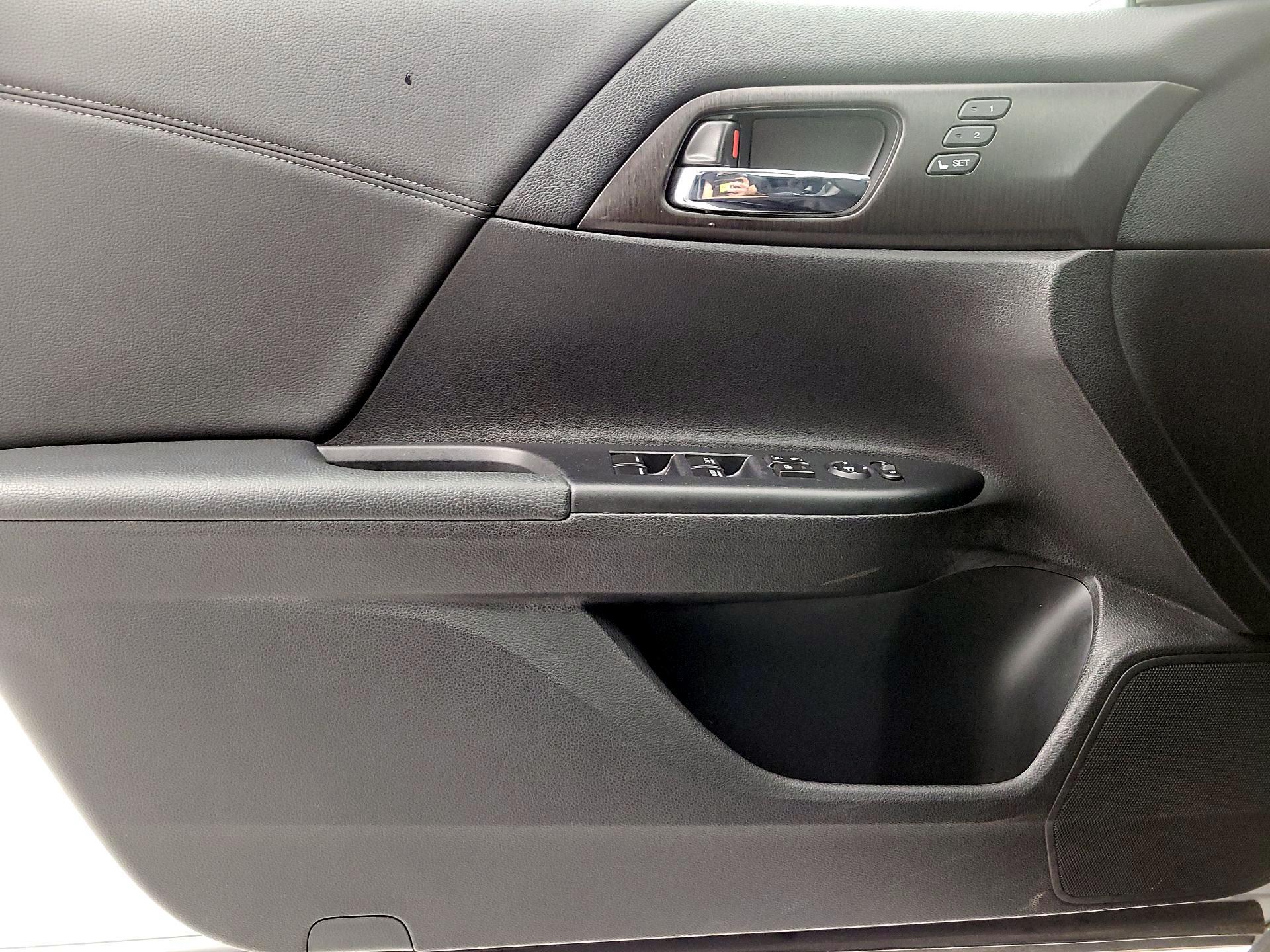Thumbnail: 2015 Honda Accord - 12