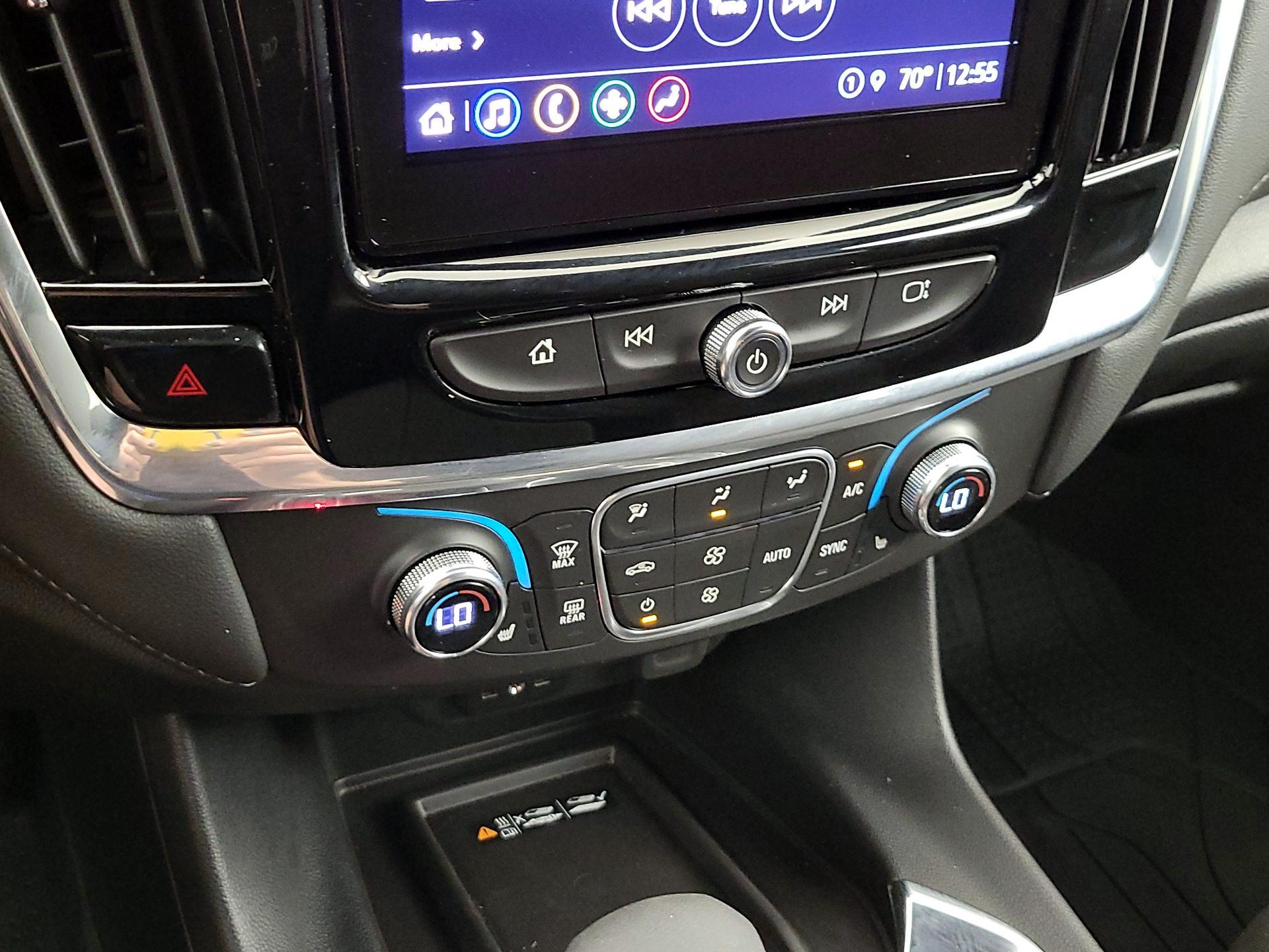 Thumbnail: 2023 Chevrolet Traverse - 16