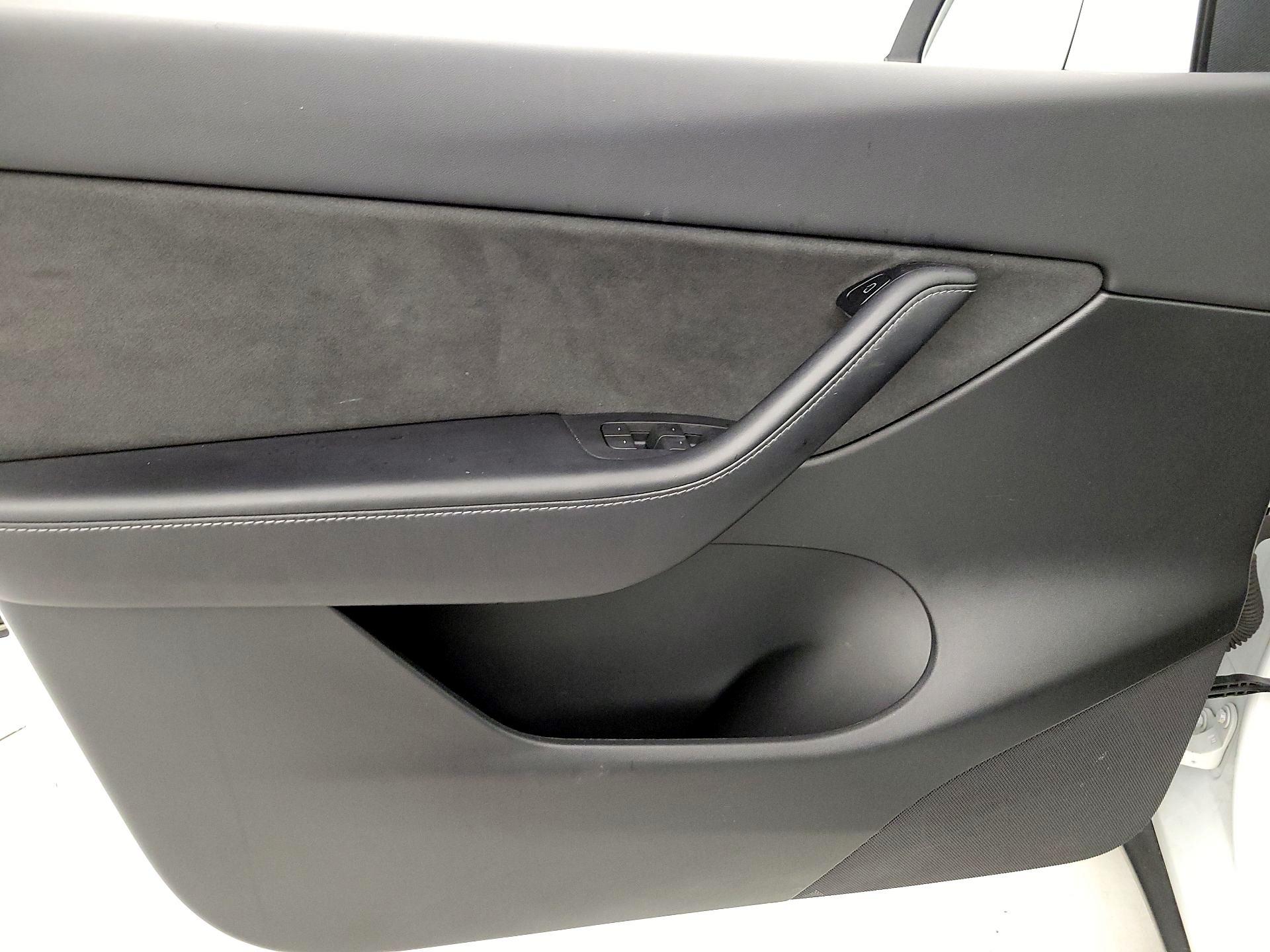 Thumbnail: 2022 Tesla Model Y - 12