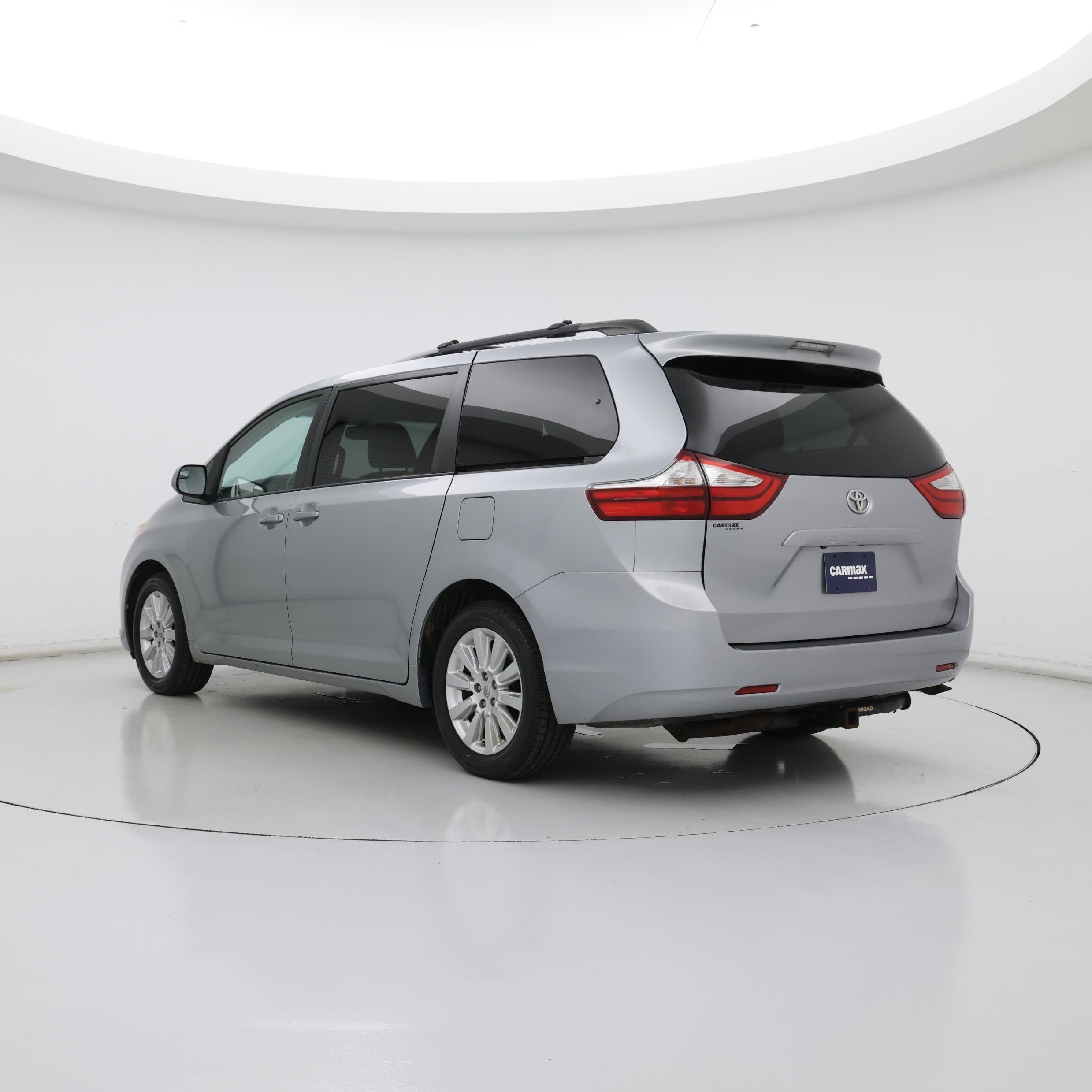 Thumbnail: 2016 Toyota Sienna - 2
