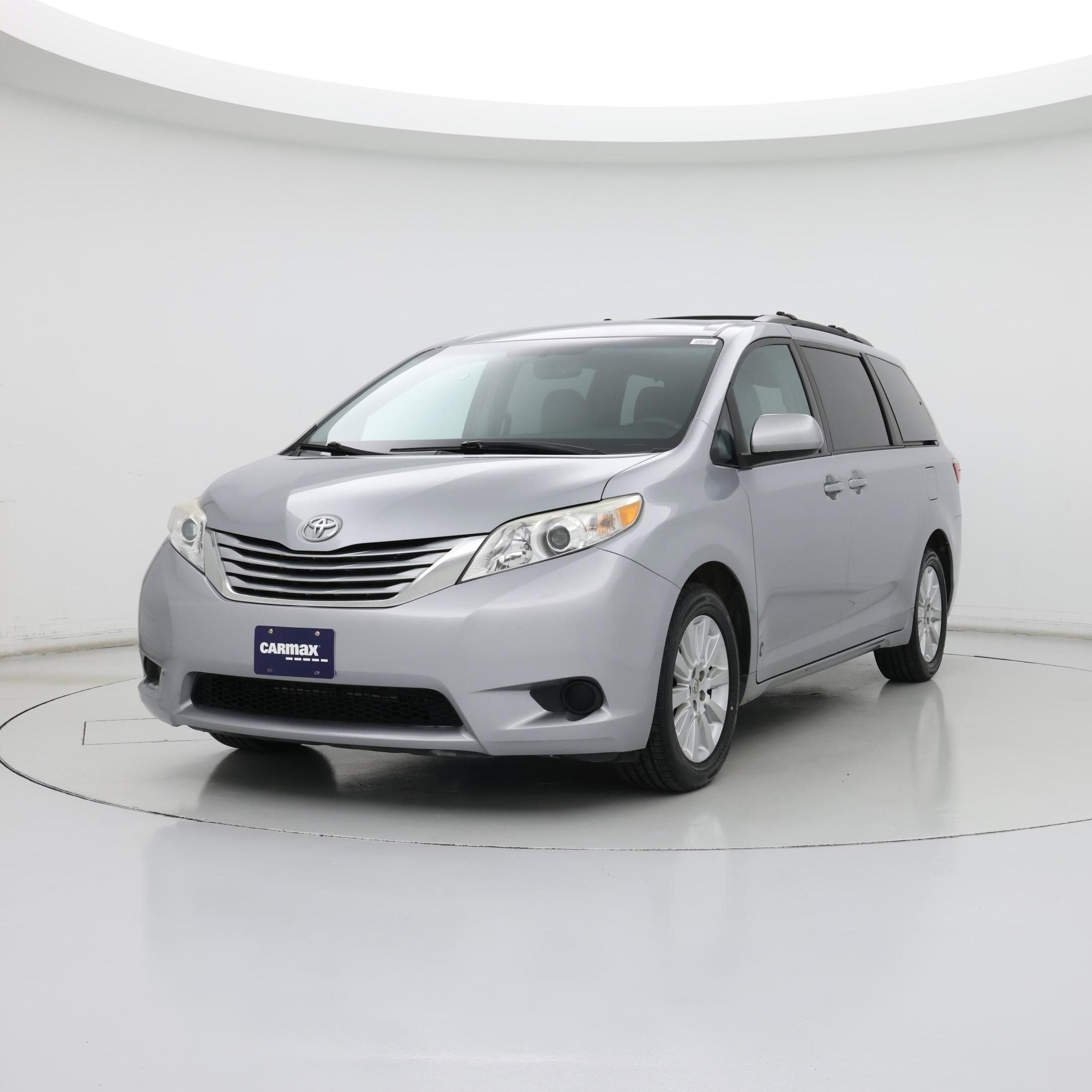 Thumbnail: 2016 Toyota Sienna - 4