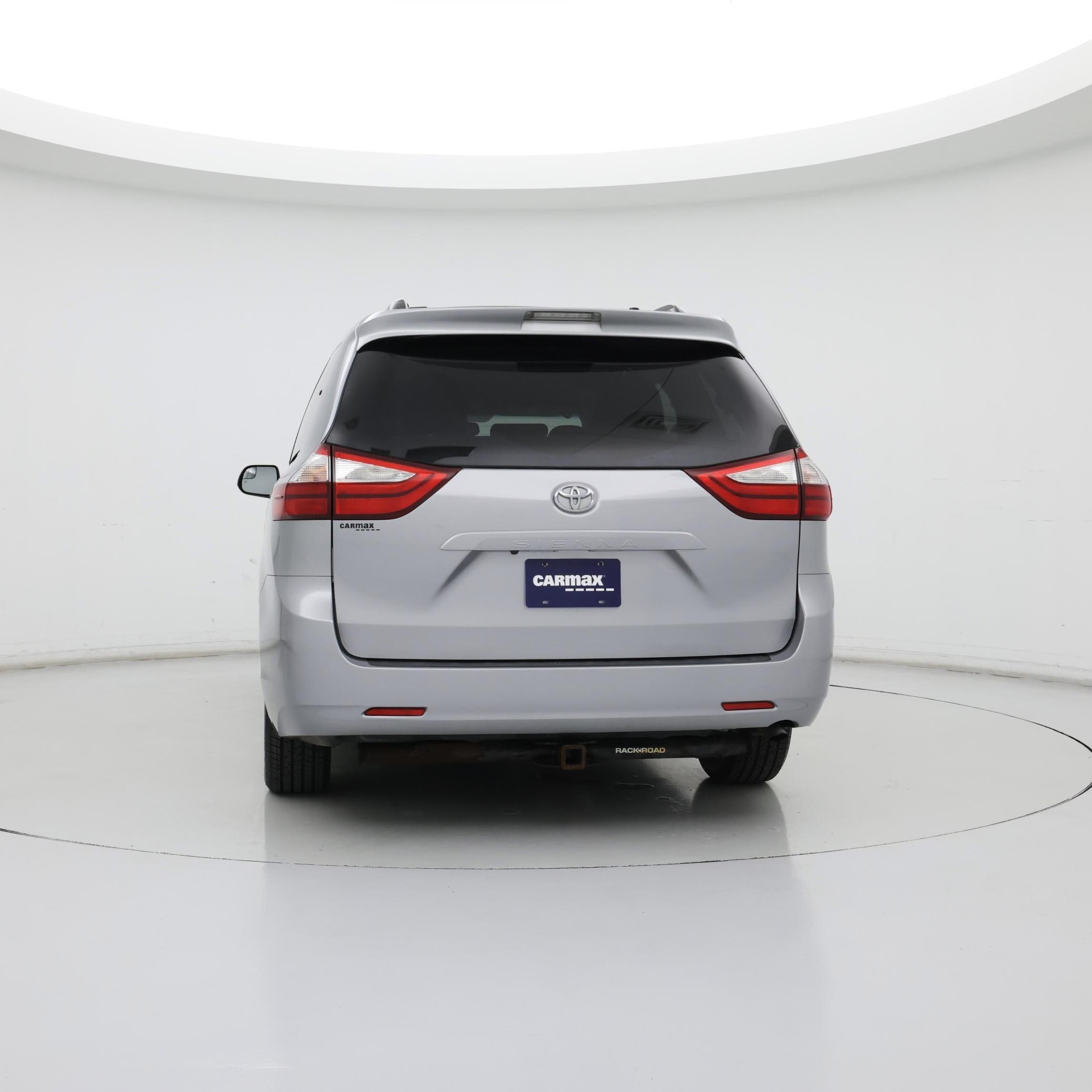 Thumbnail: 2016 Toyota Sienna - 6