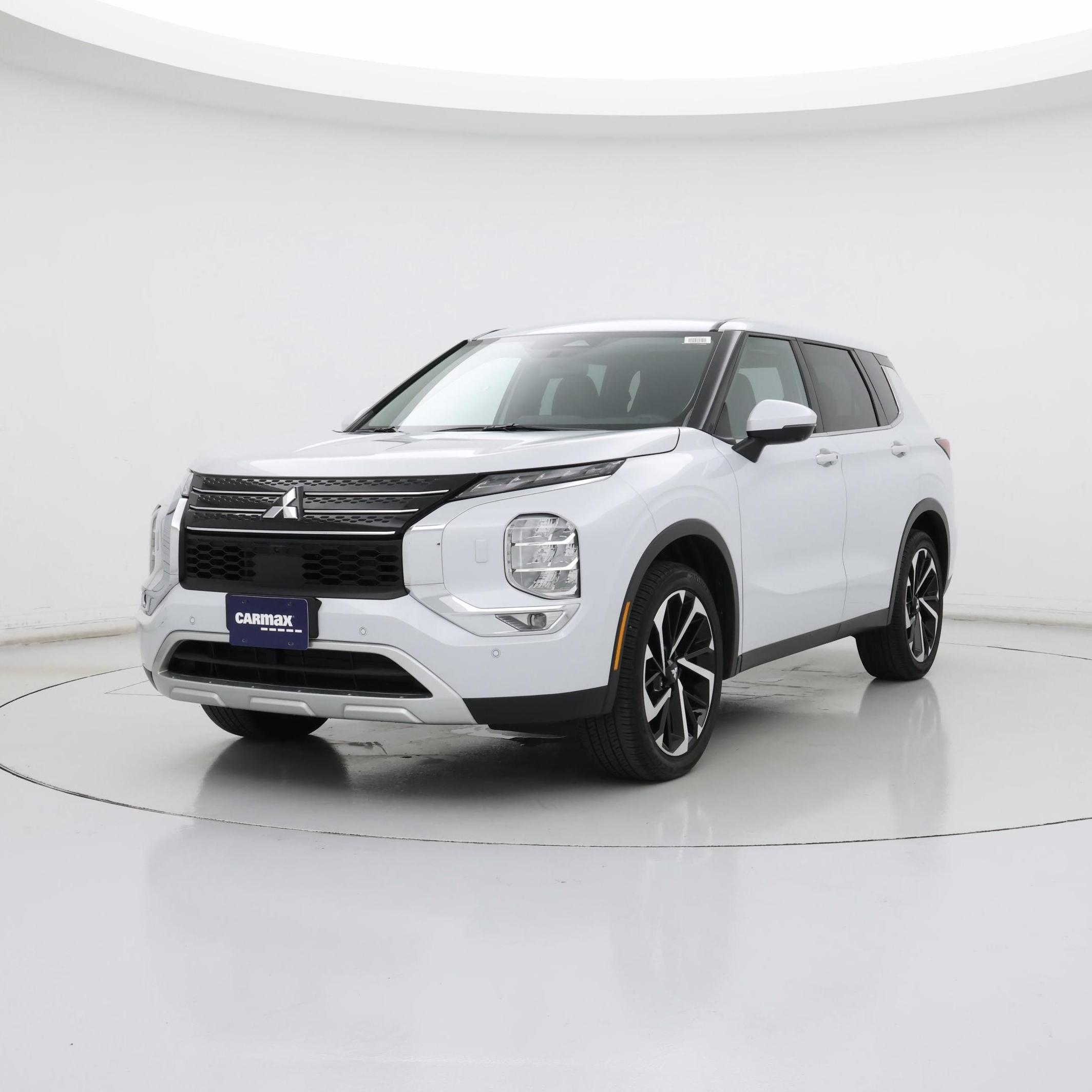 Thumbnail: 2023 Mitsubishi Outlander - 4
