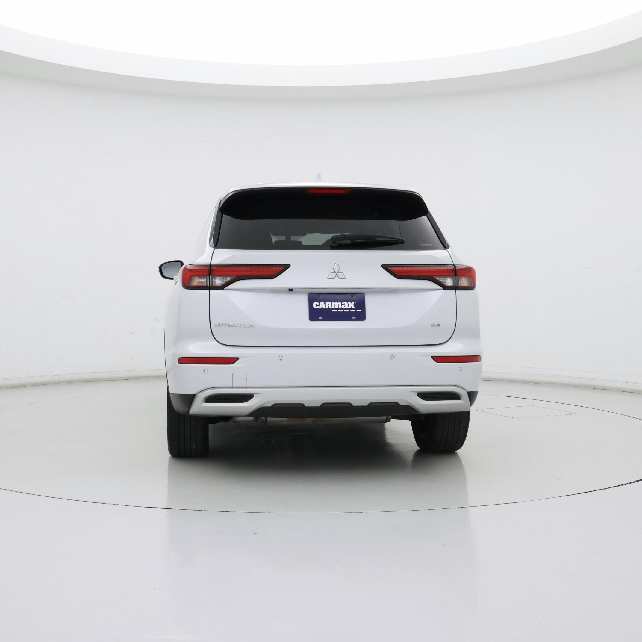 Thumbnail: 2023 Mitsubishi Outlander - 6
