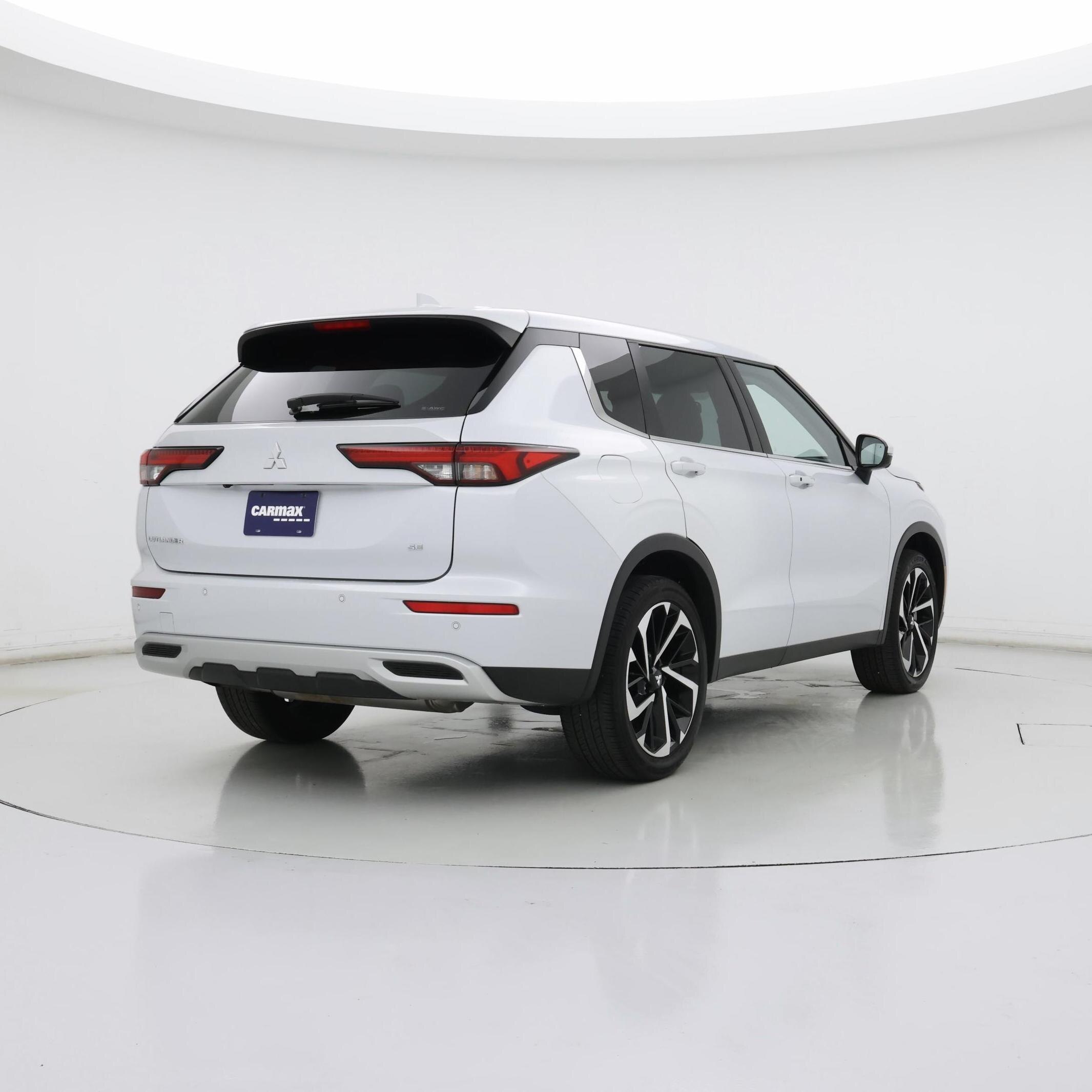 Thumbnail: 2023 Mitsubishi Outlander - 8