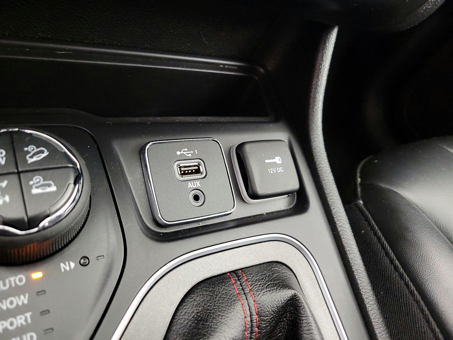 Thumbnail: 2020 Jeep Cherokee - 18