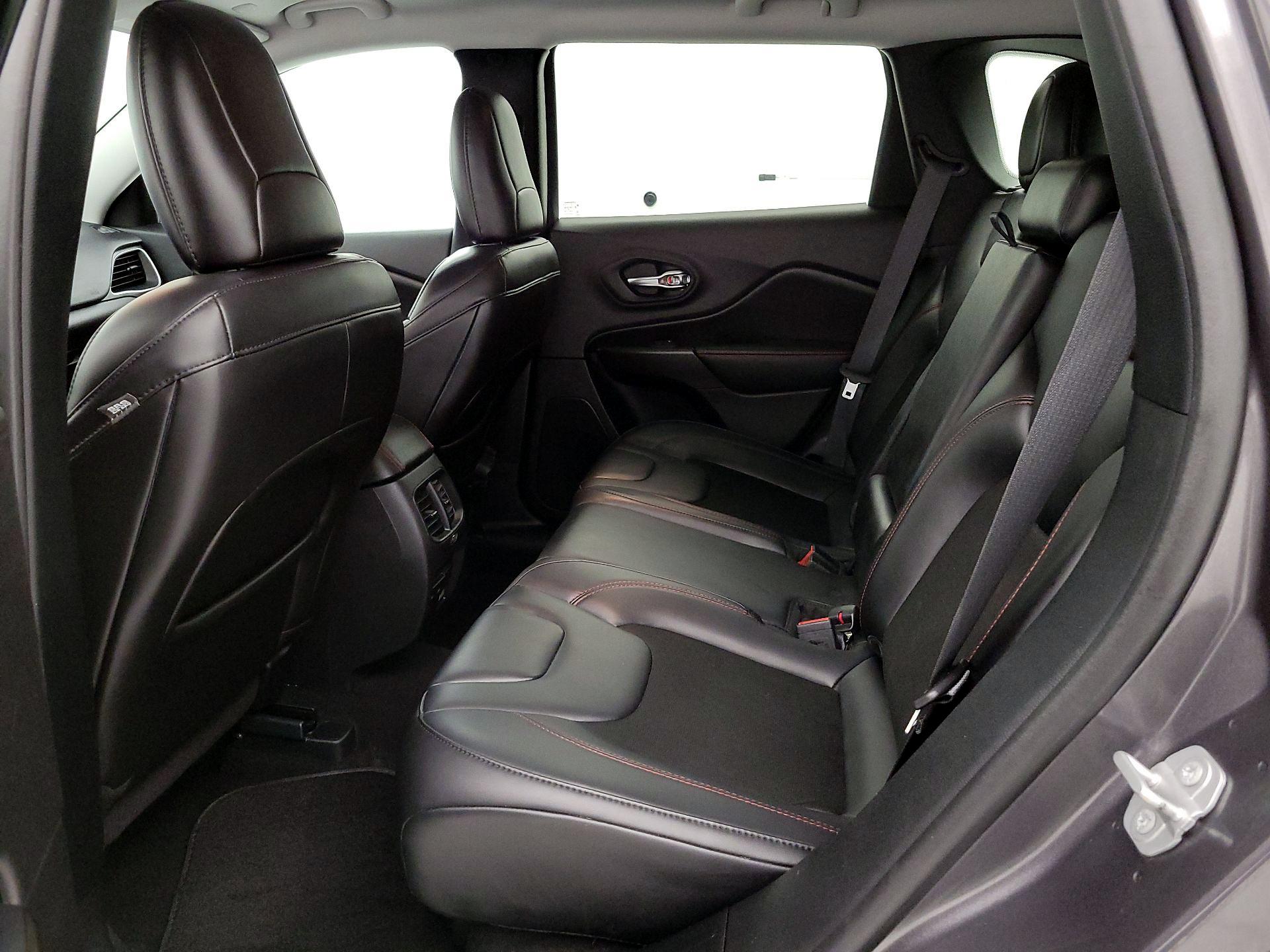 Thumbnail: 2020 Jeep Cherokee - 19