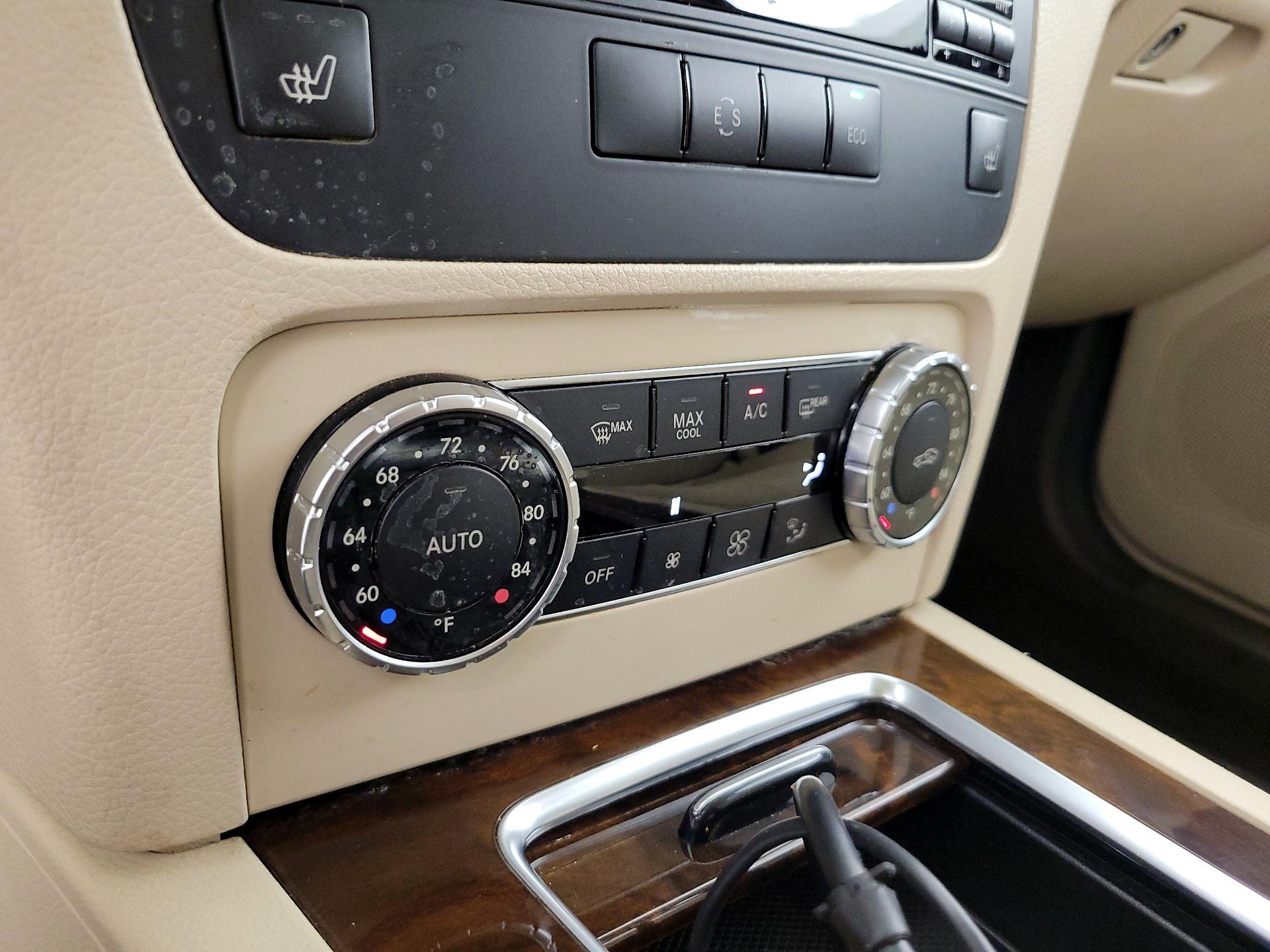 Thumbnail: 2015 Mercedes-Benz GLK - 17