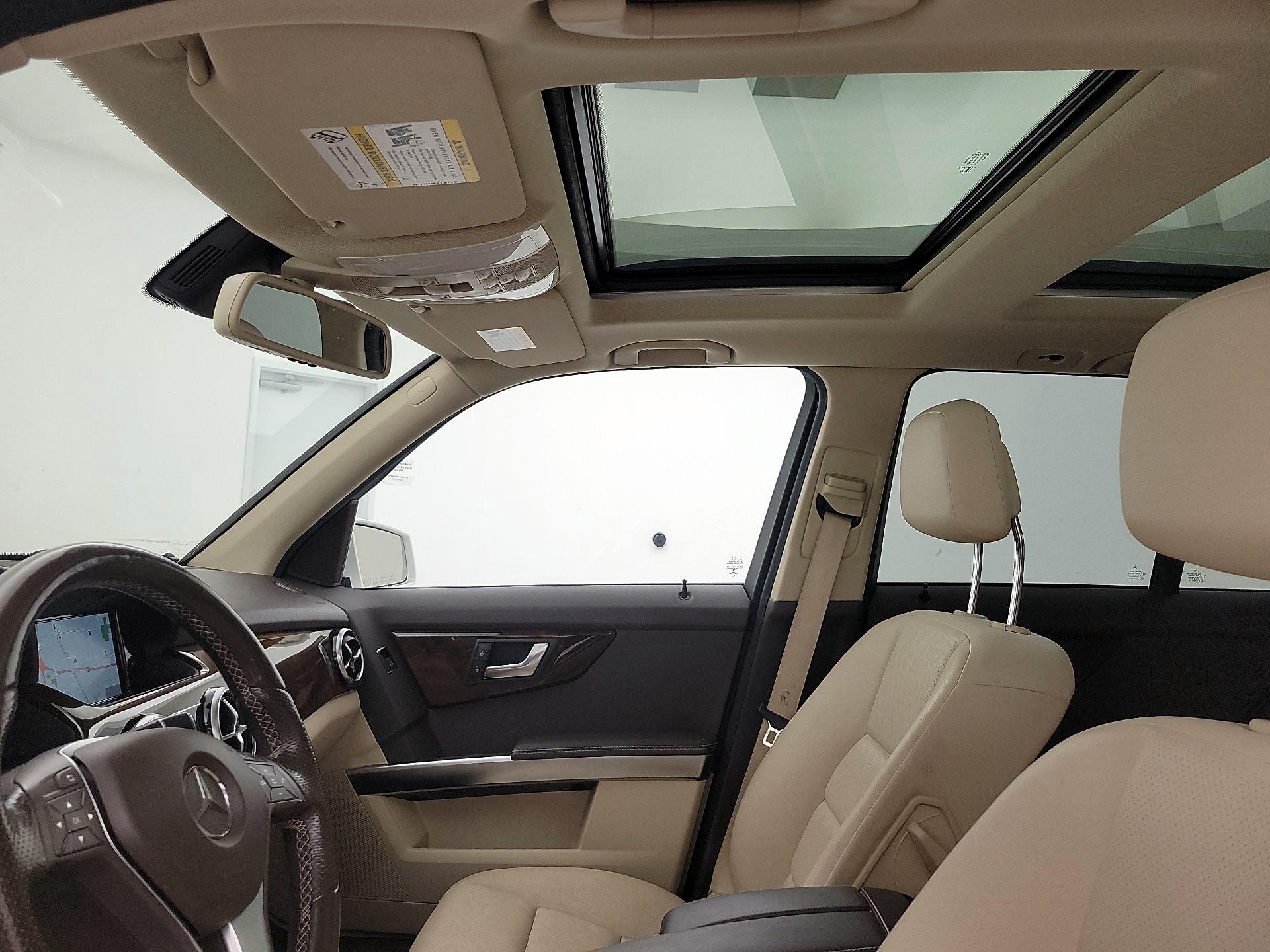 Thumbnail: 2015 Mercedes-Benz GLK - 20