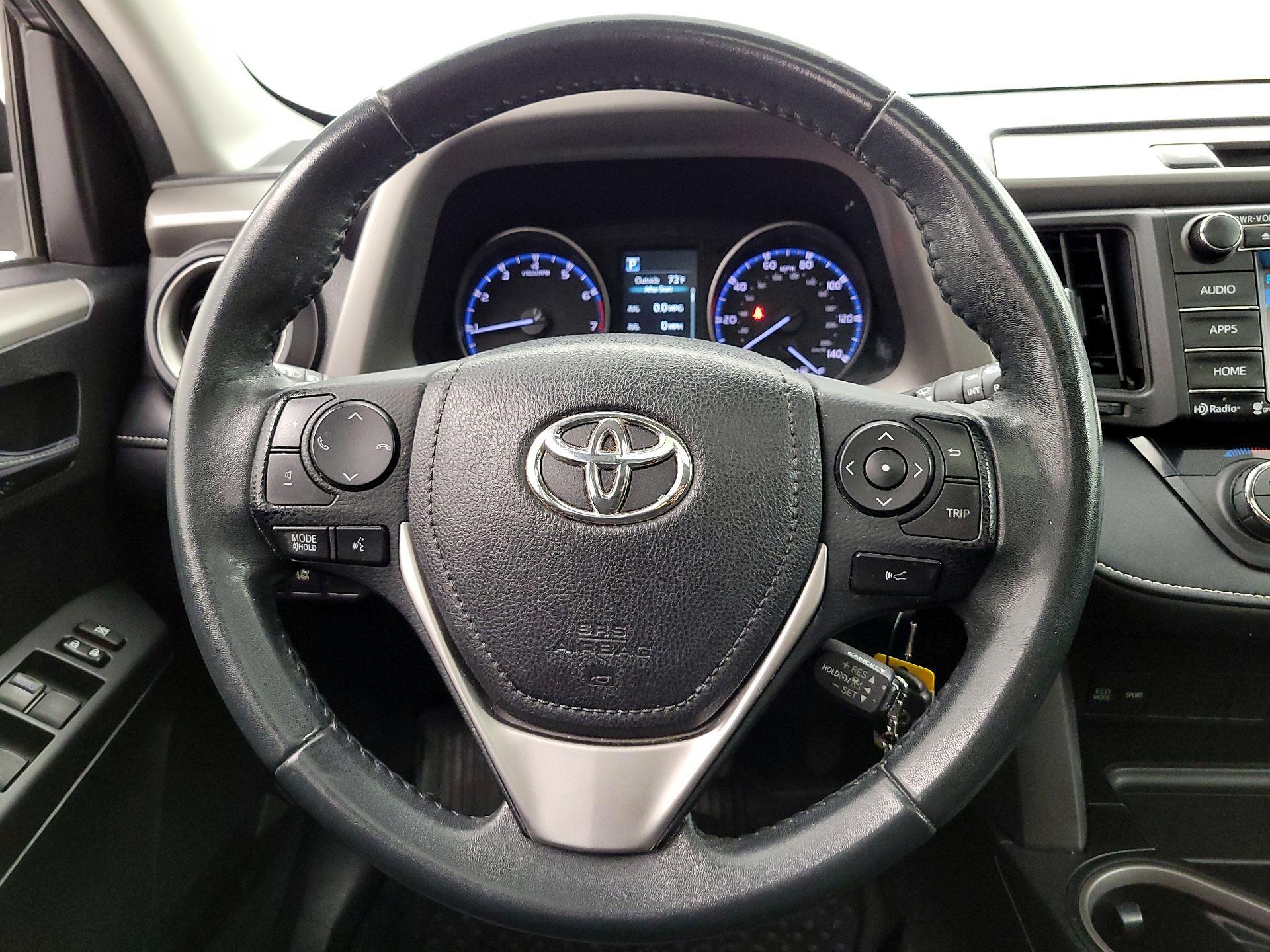Thumbnail: 2017 Toyota RAV4 - 10