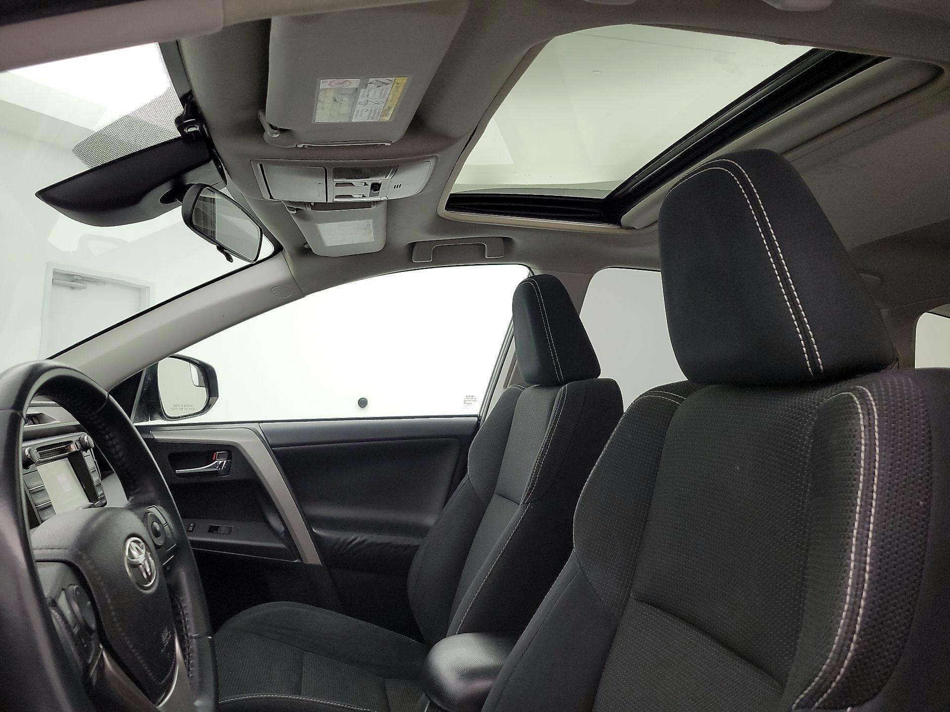 Thumbnail: 2017 Toyota RAV4 - 19