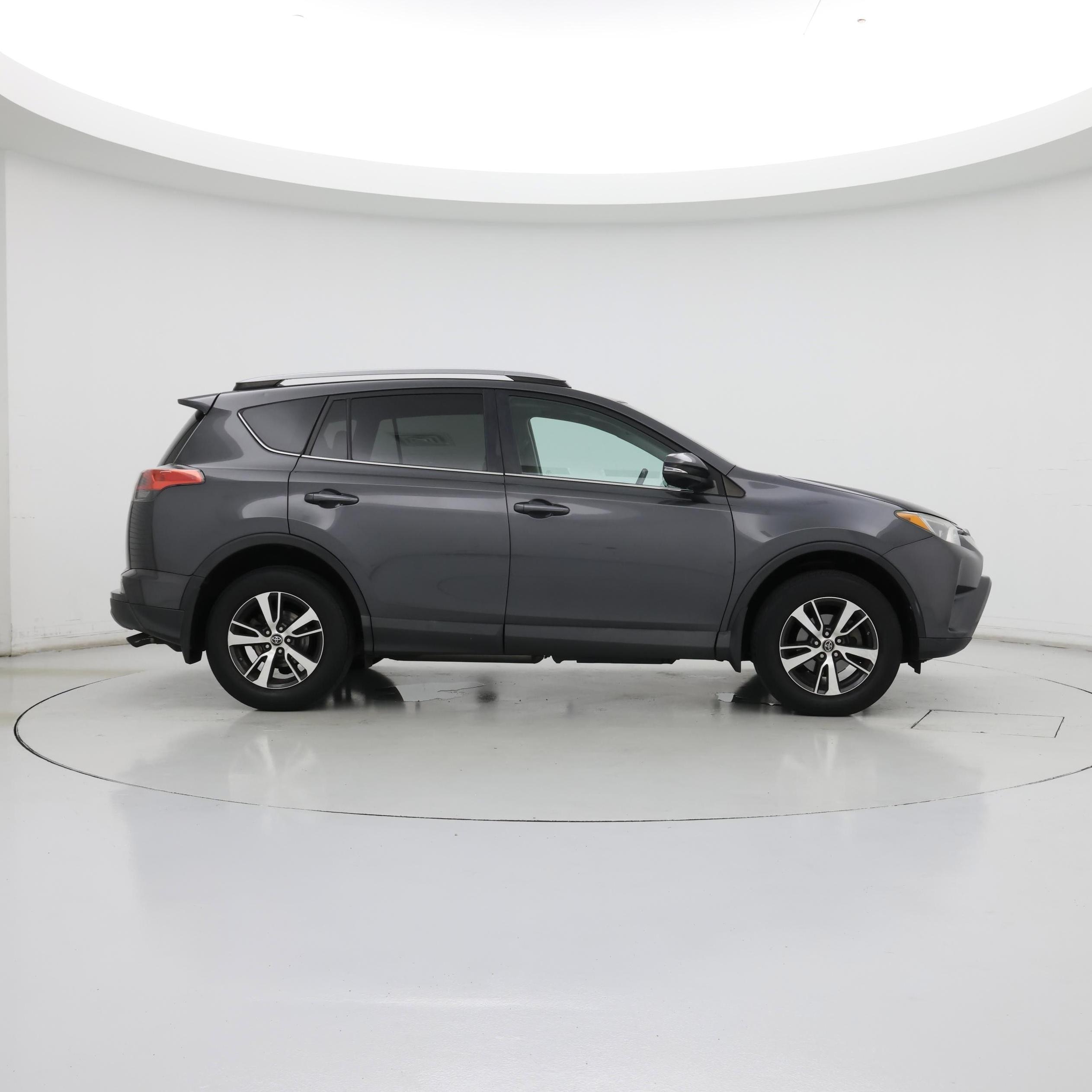 Thumbnail: 2017 Toyota RAV4 - 7