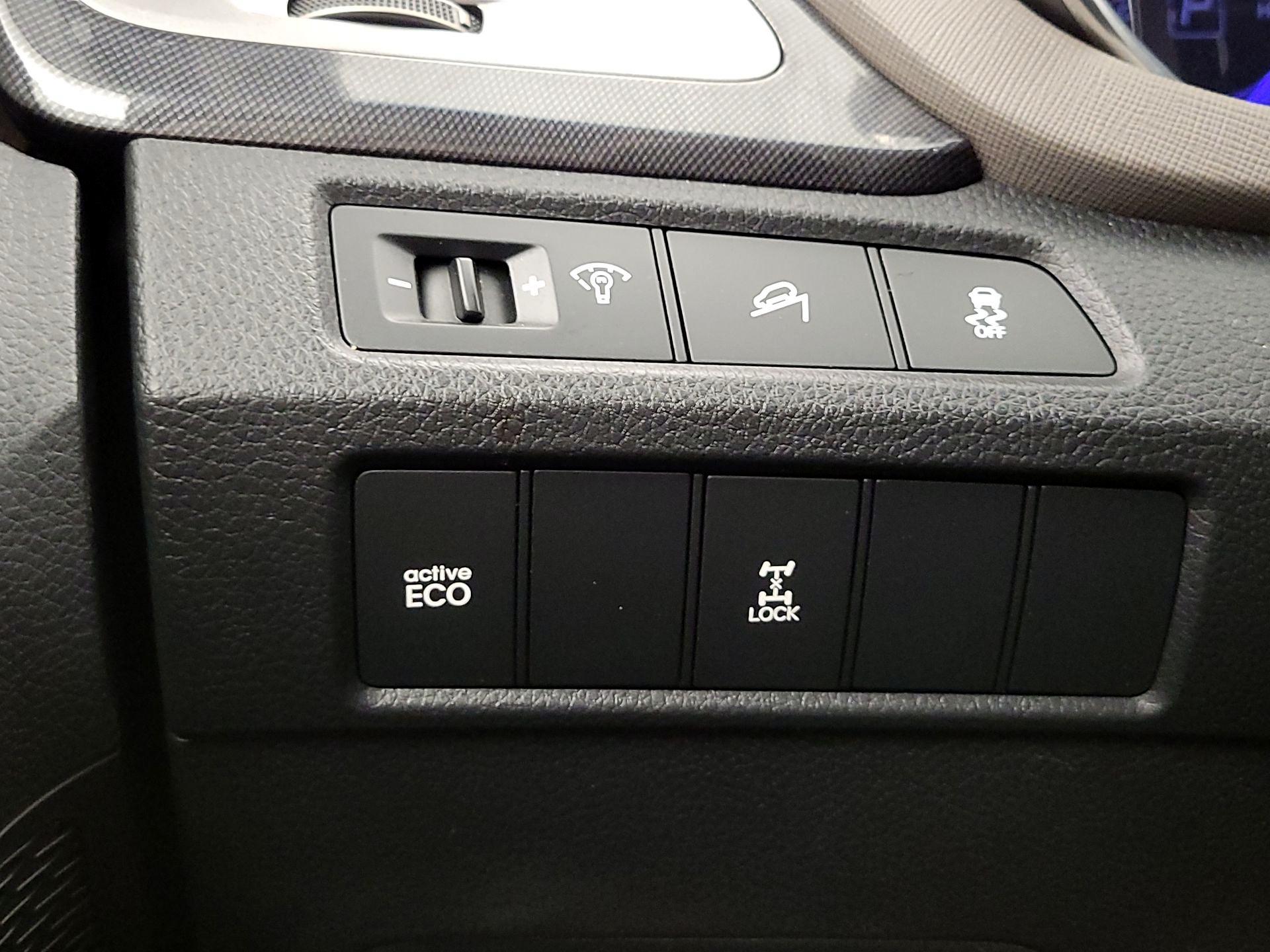 Thumbnail: 2013 Hyundai Santa Fe - 13