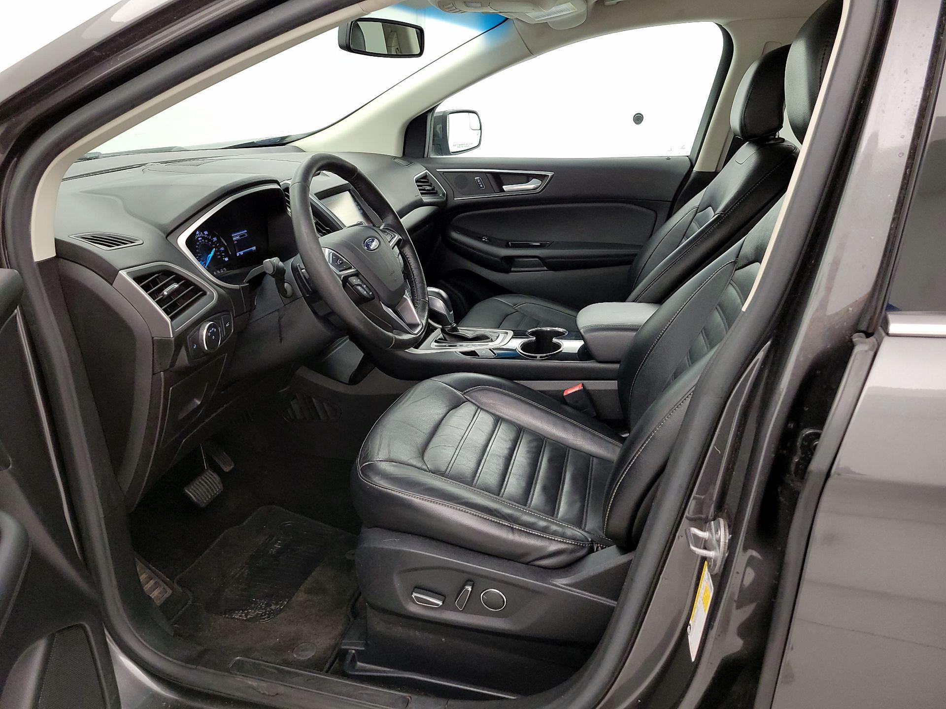 Thumbnail: 2015 Ford Edge - 11