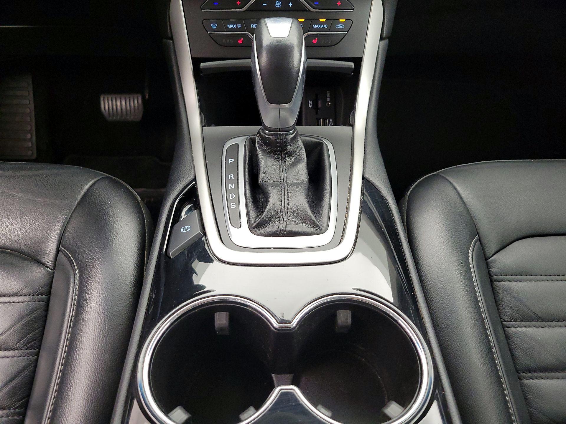 Thumbnail: 2015 Ford Edge - 18