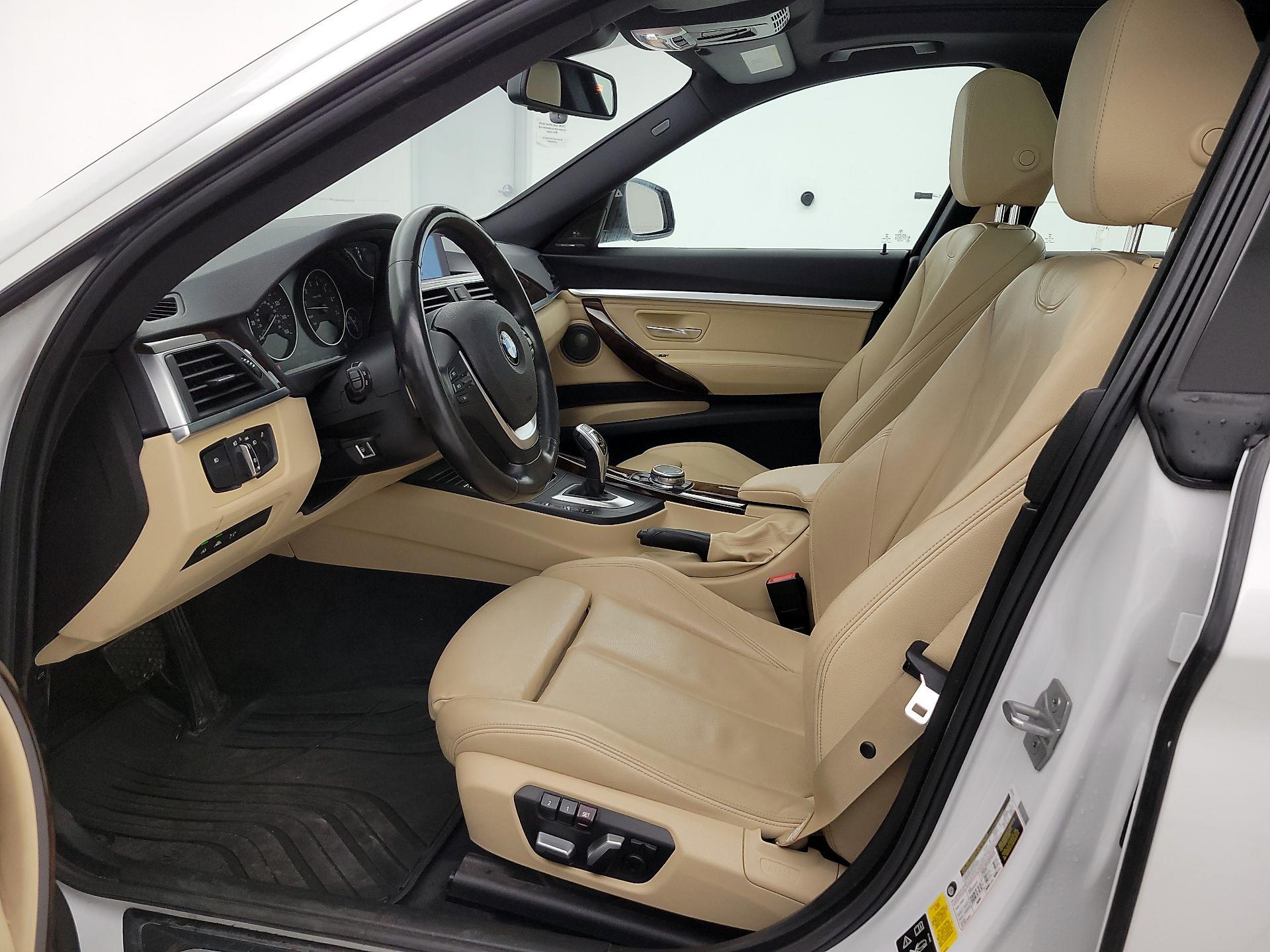 Thumbnail: 2017 BMW 3 Series - 11