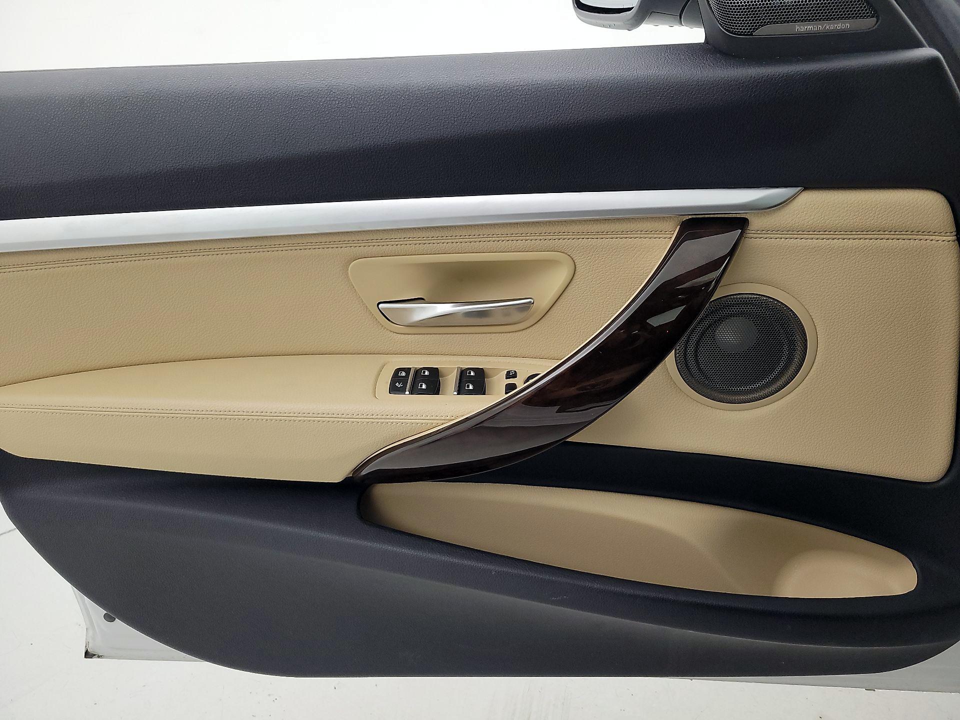 Thumbnail: 2017 BMW 3 Series - 12