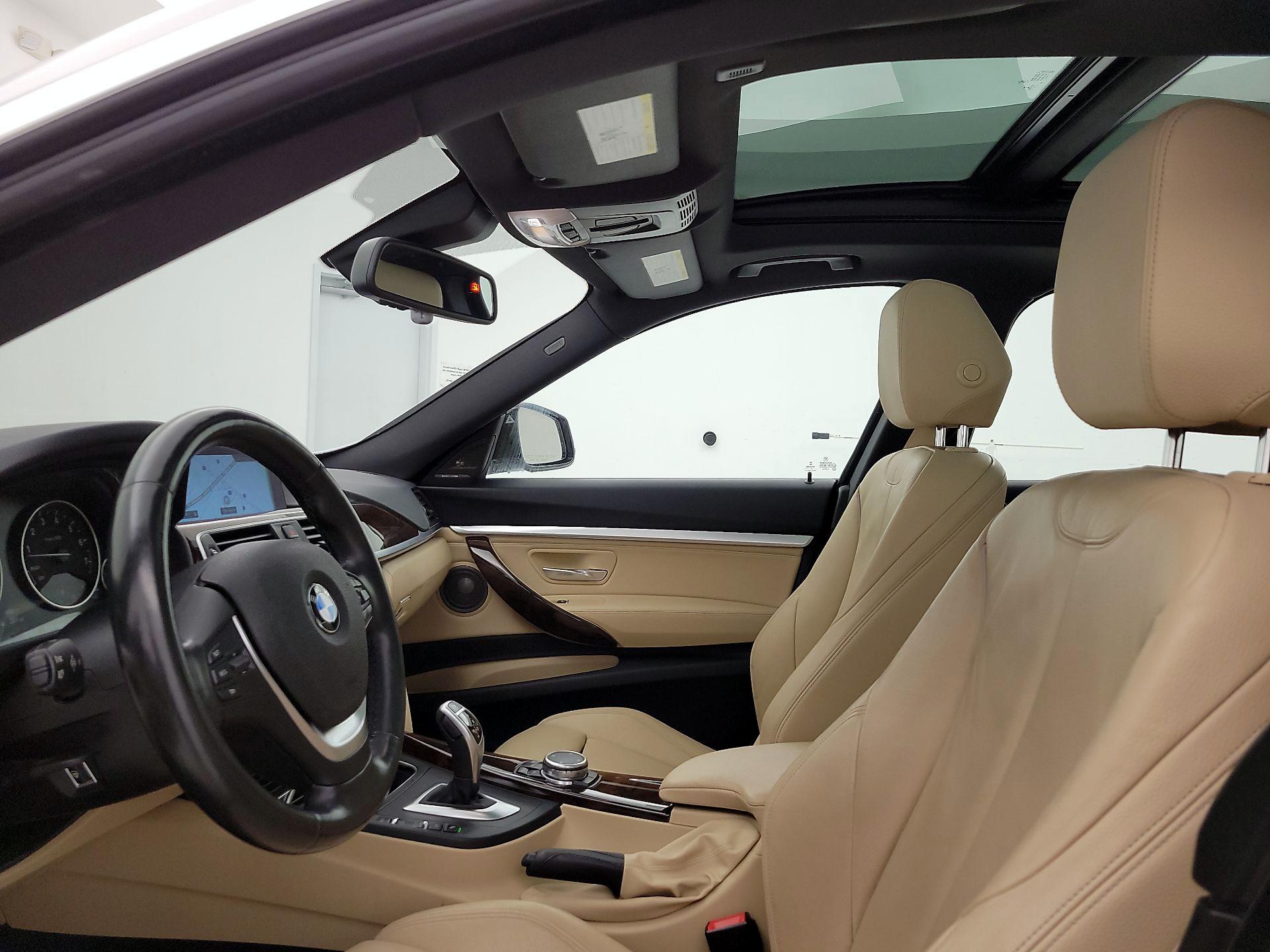 Thumbnail: 2017 BMW 3 Series - 20