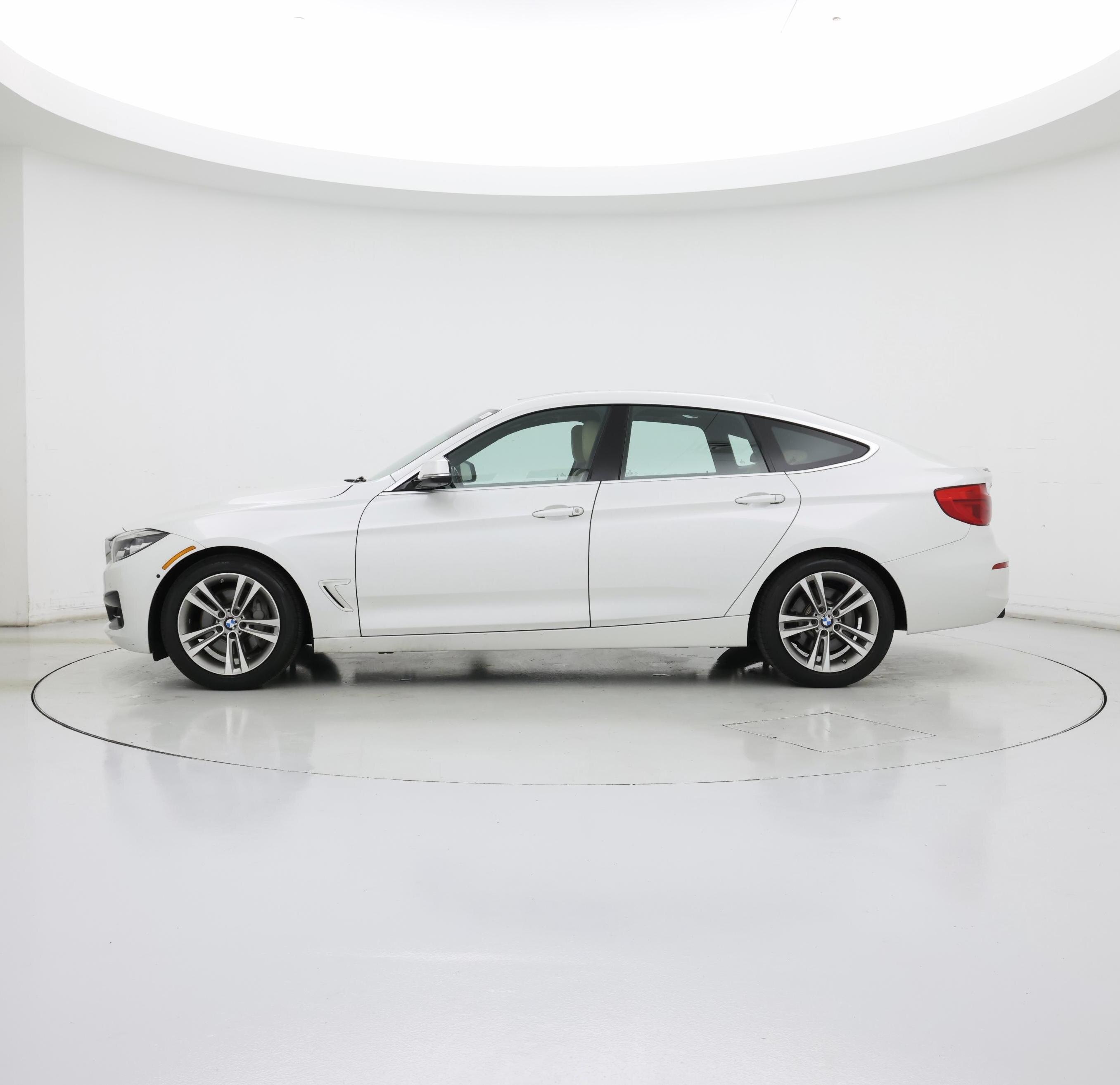 Thumbnail: 2017 BMW 3 Series - 3