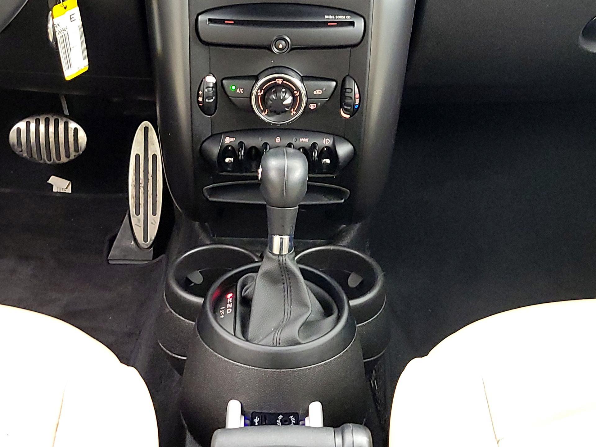 Thumbnail: 2014 MINI Cooper Countryman - 15
