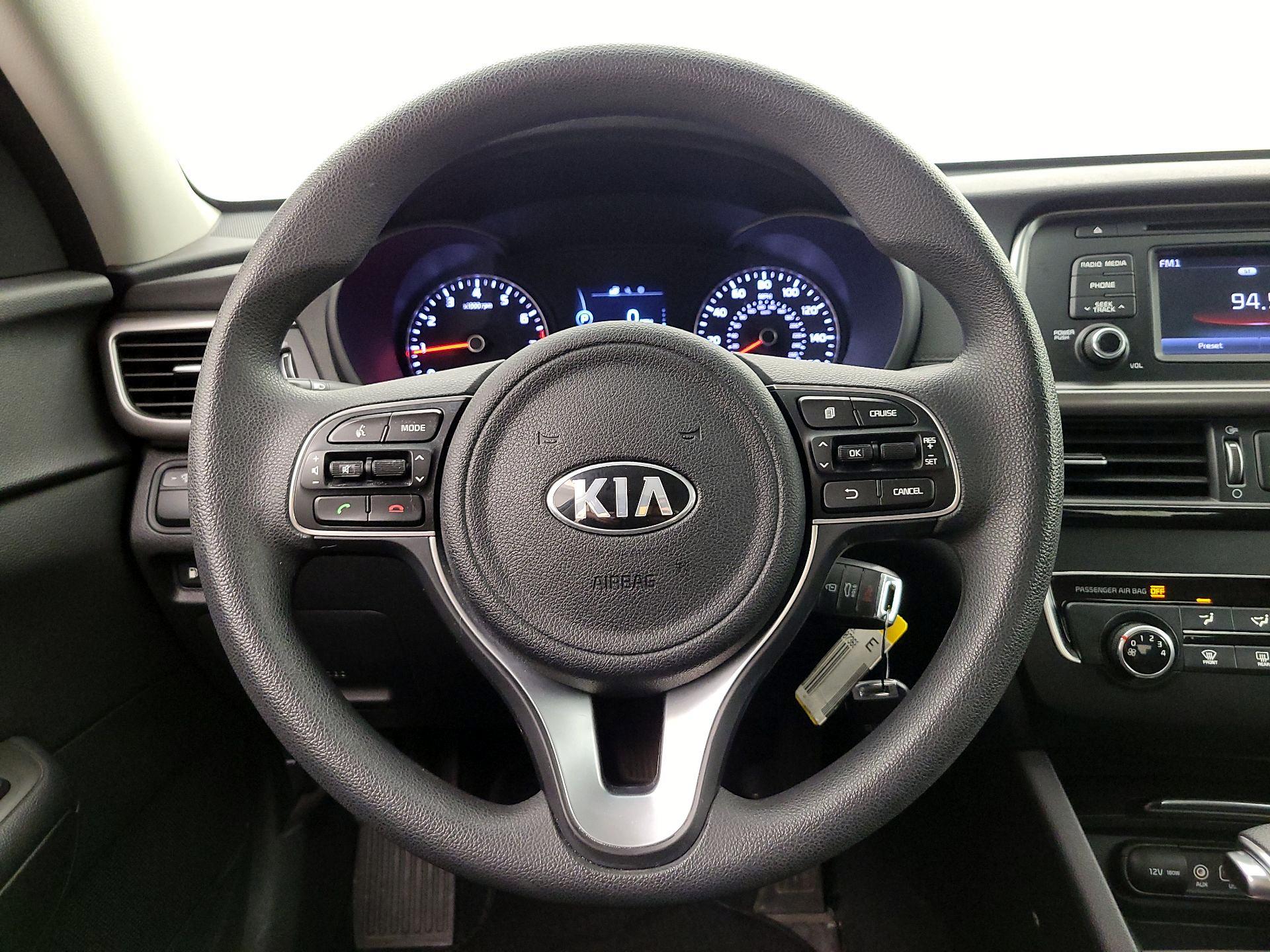 Thumbnail: 2016 Kia Optima - 10
