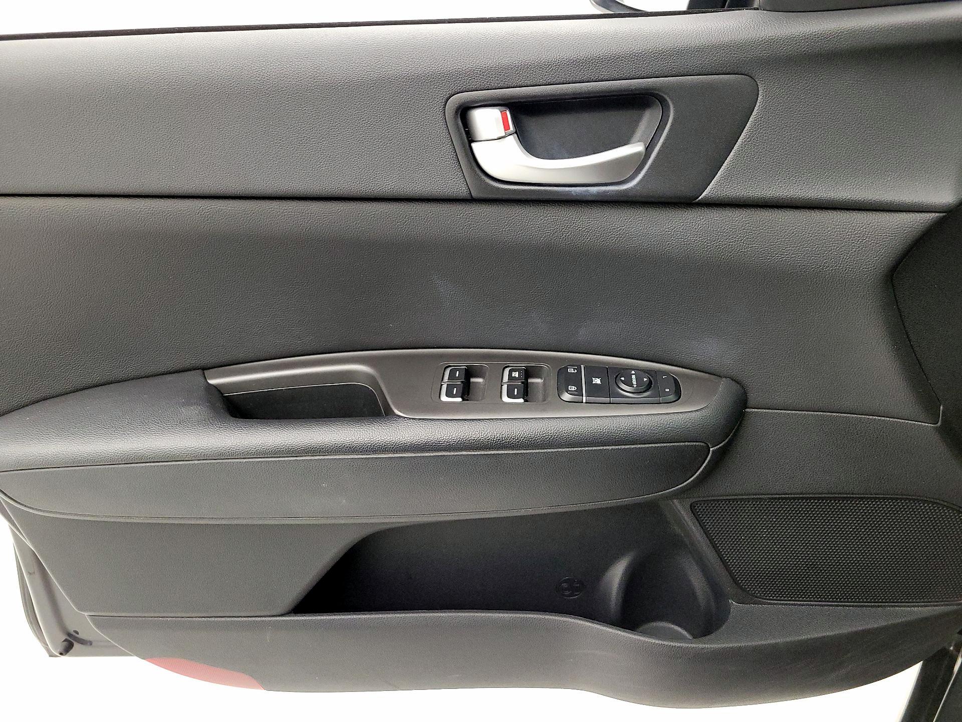 Thumbnail: 2016 Kia Optima - 12