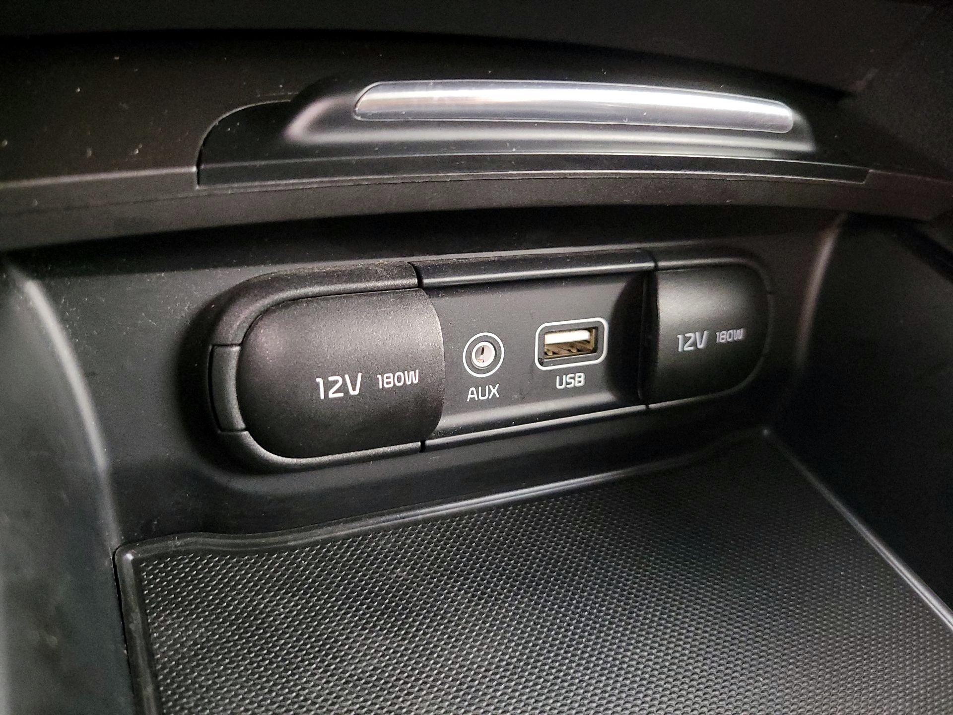 Thumbnail: 2016 Kia Optima - 18