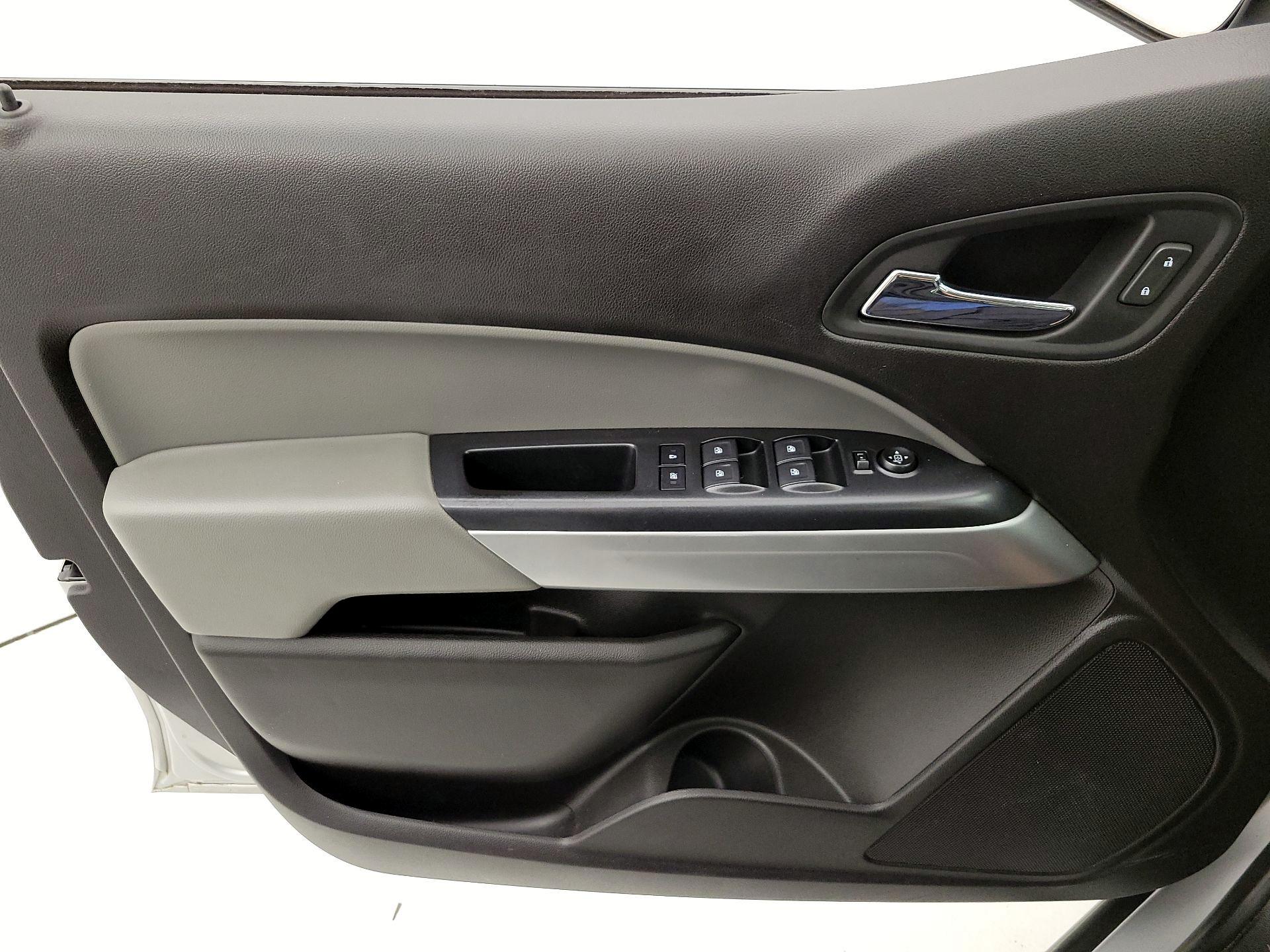 Thumbnail: 2019 Chevrolet Colorado - 12