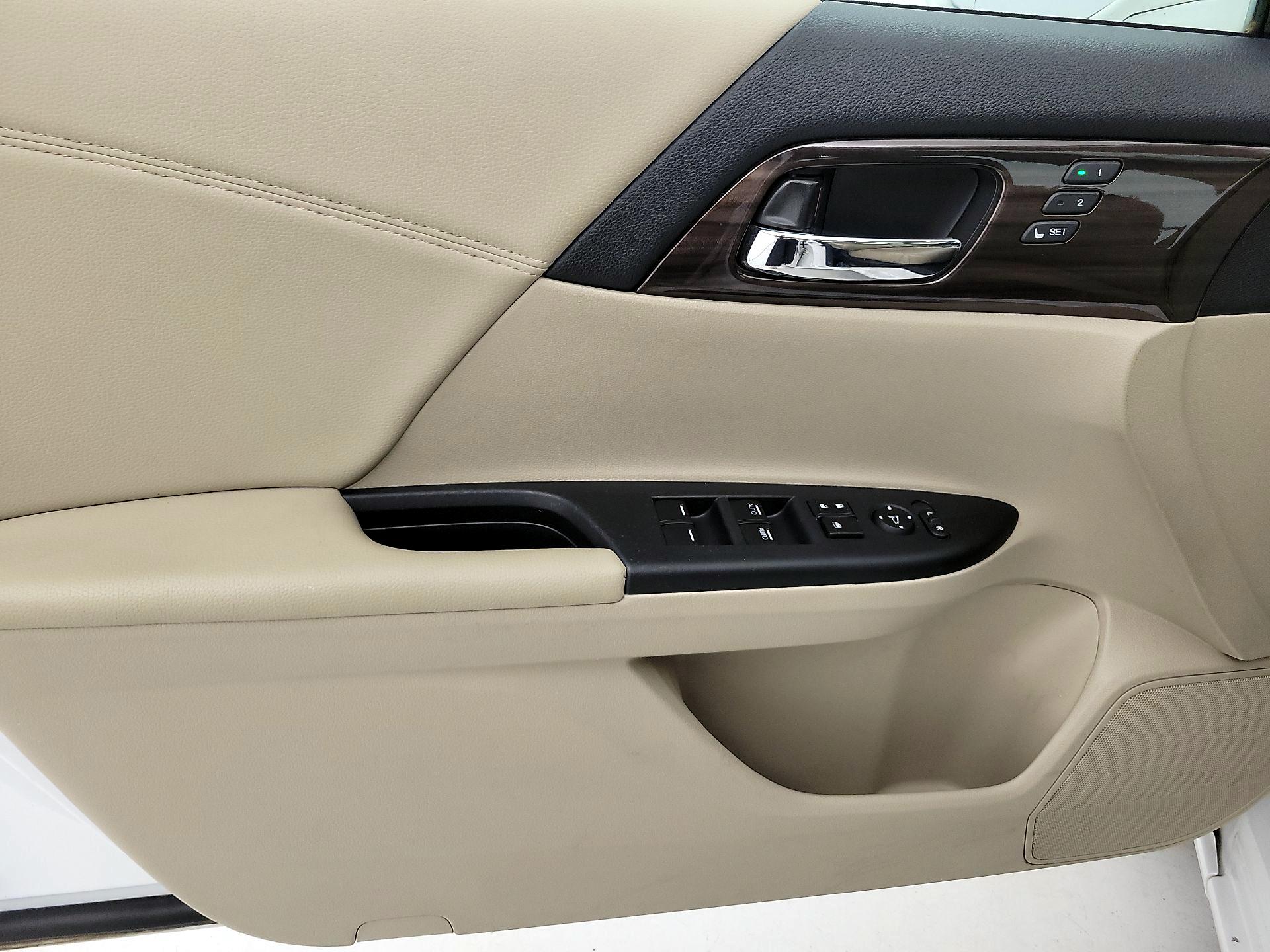 Thumbnail: 2016 Honda Accord - 12