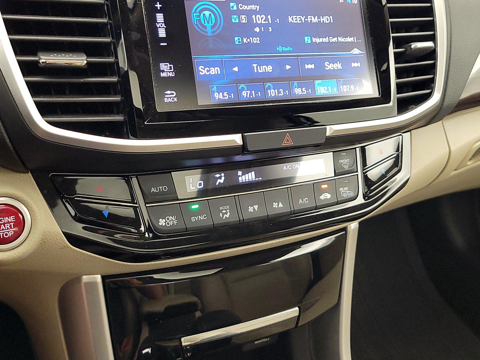 Thumbnail: 2016 Honda Accord - 16