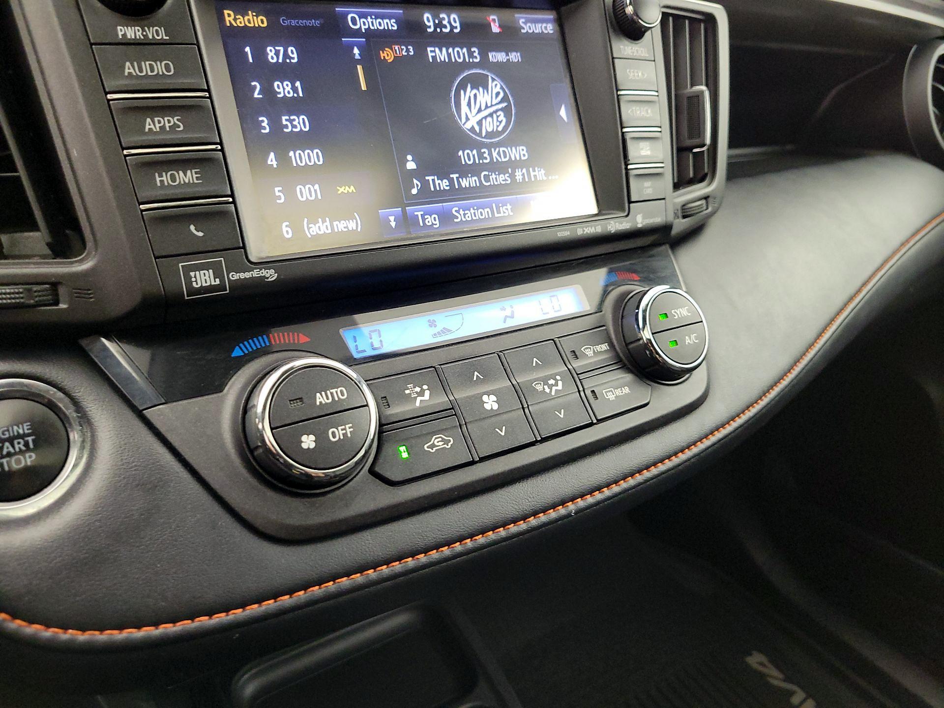 Thumbnail: 2018 Toyota RAV4 - 17
