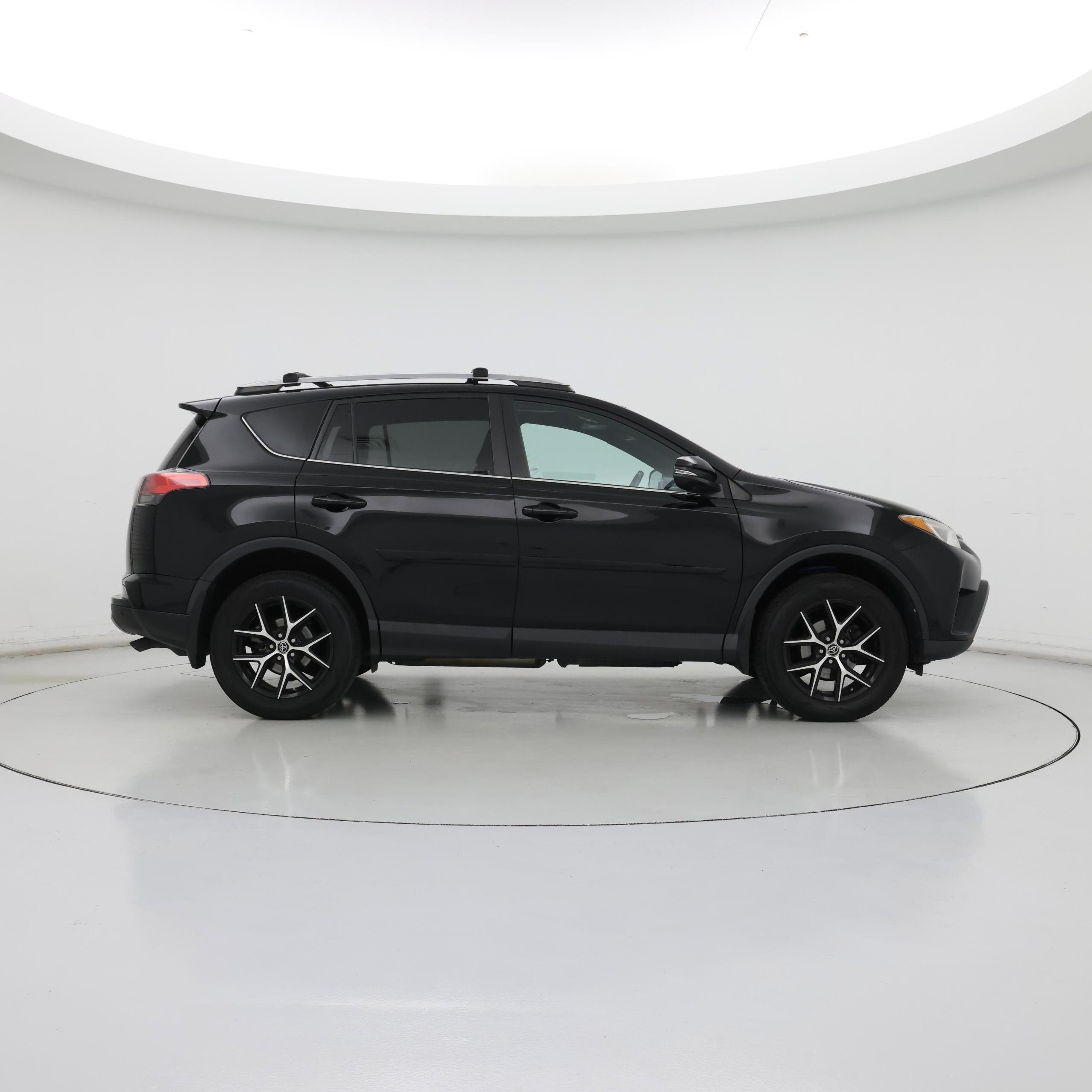 Thumbnail: 2018 Toyota RAV4 - 7