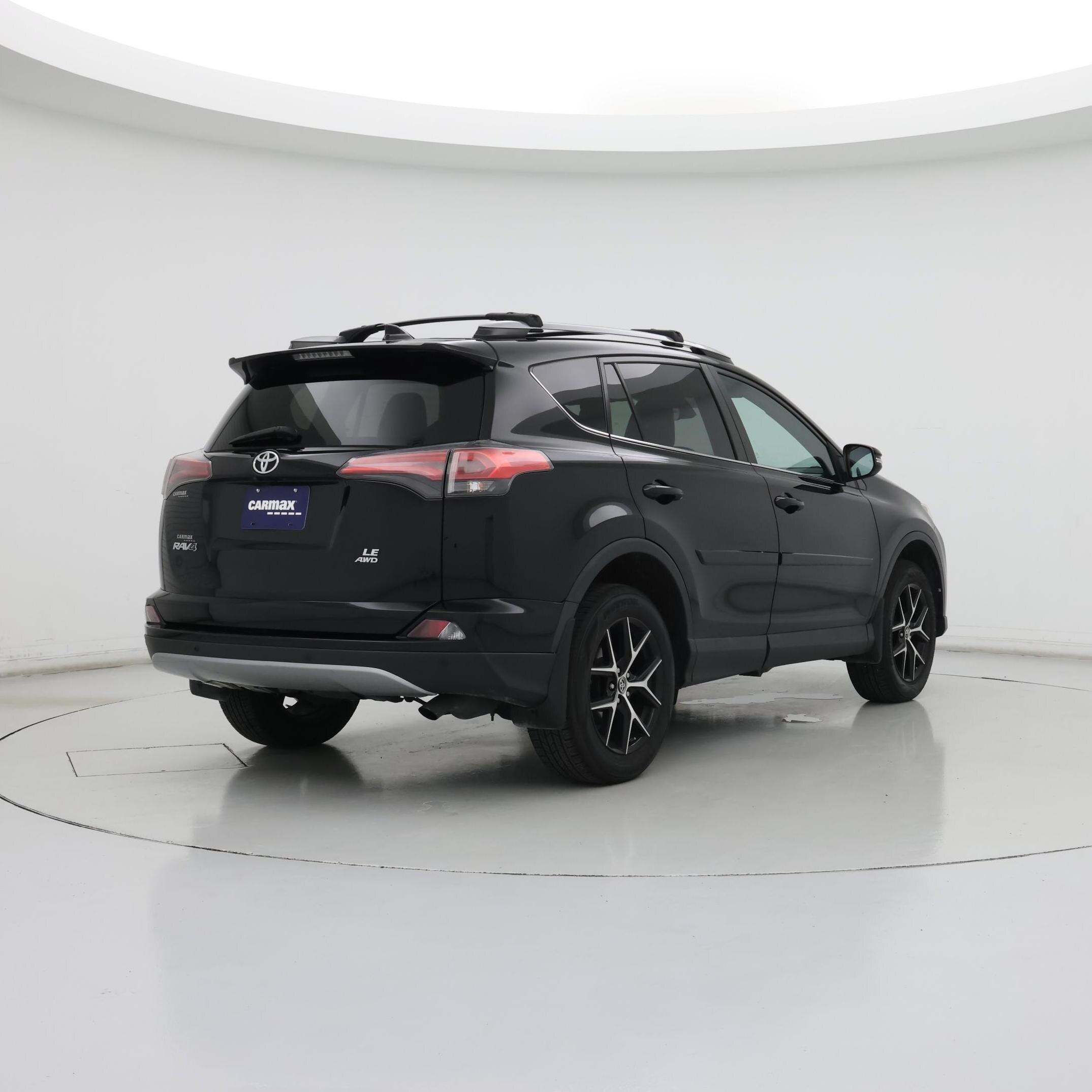 Thumbnail: 2018 Toyota RAV4 - 8