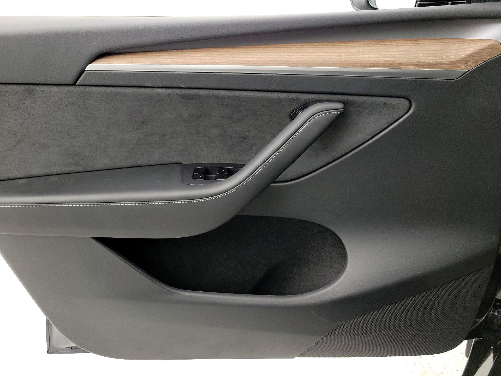 Thumbnail: 2025 Tesla Model Y - 12