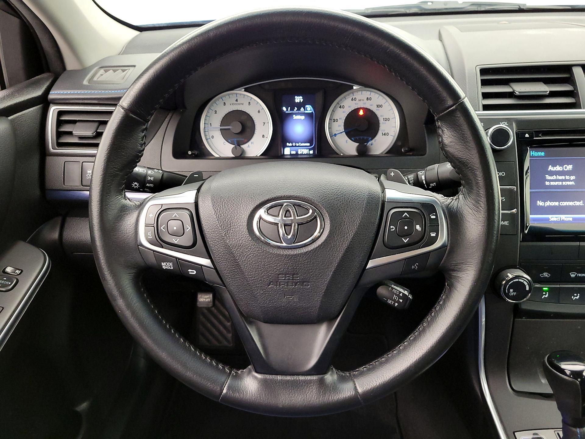 Thumbnail: 2016 Toyota Camry - 10