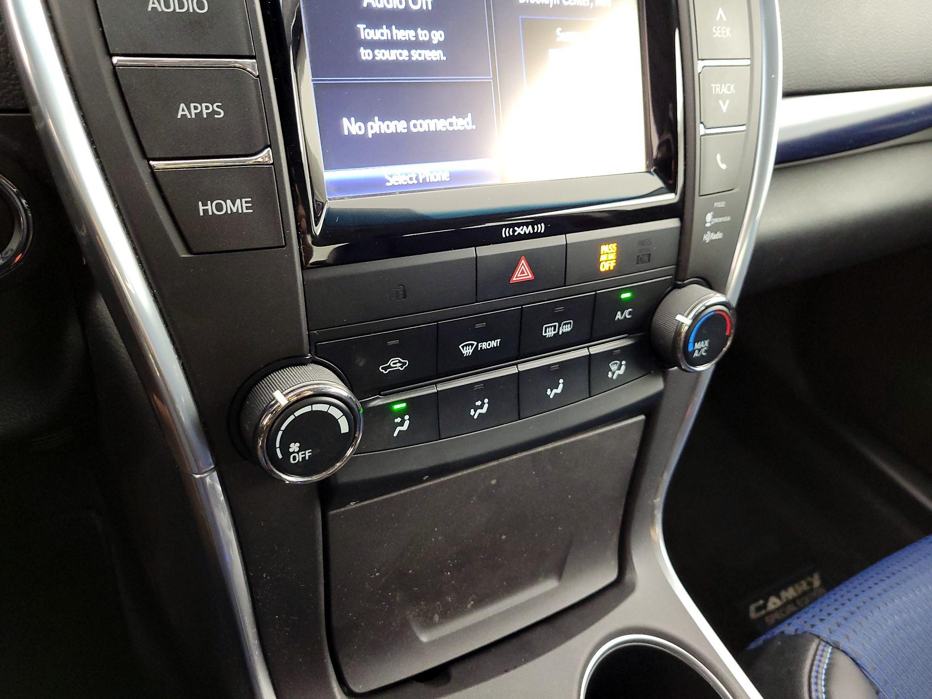 Thumbnail: 2016 Toyota Camry - 16
