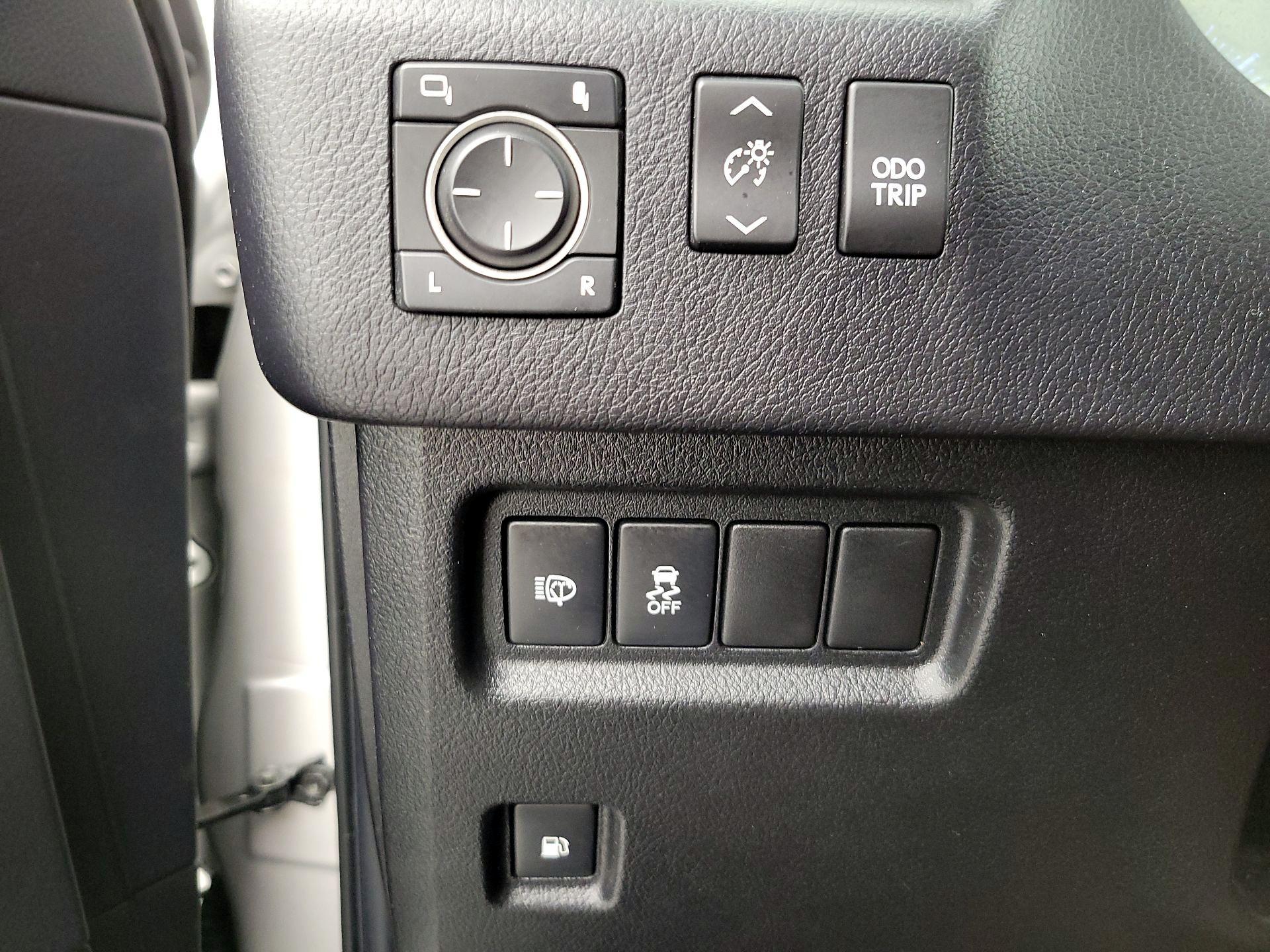 Thumbnail: 2014 Lexus GX - 13