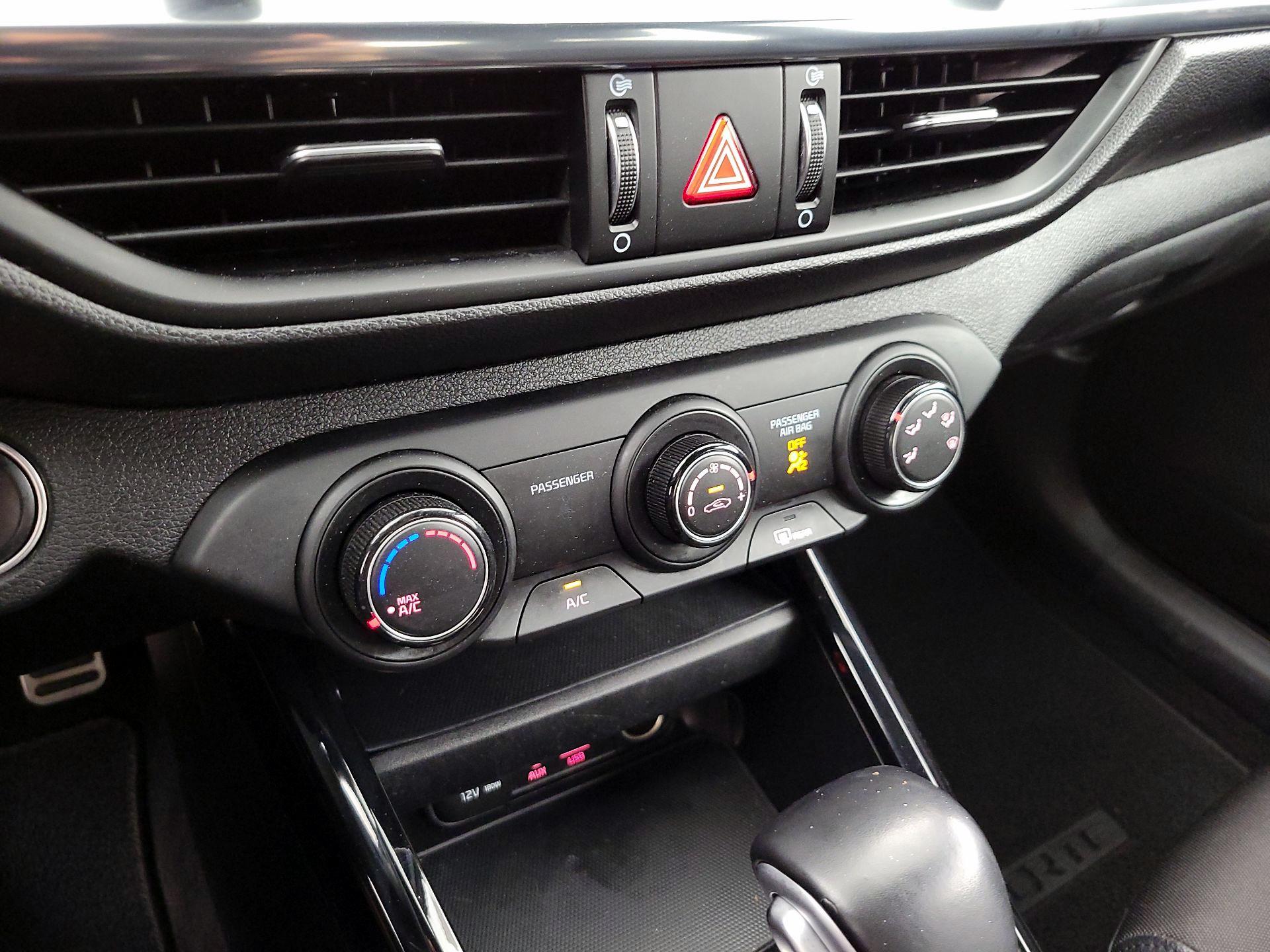 Thumbnail: 2021 Kia Forte - 16