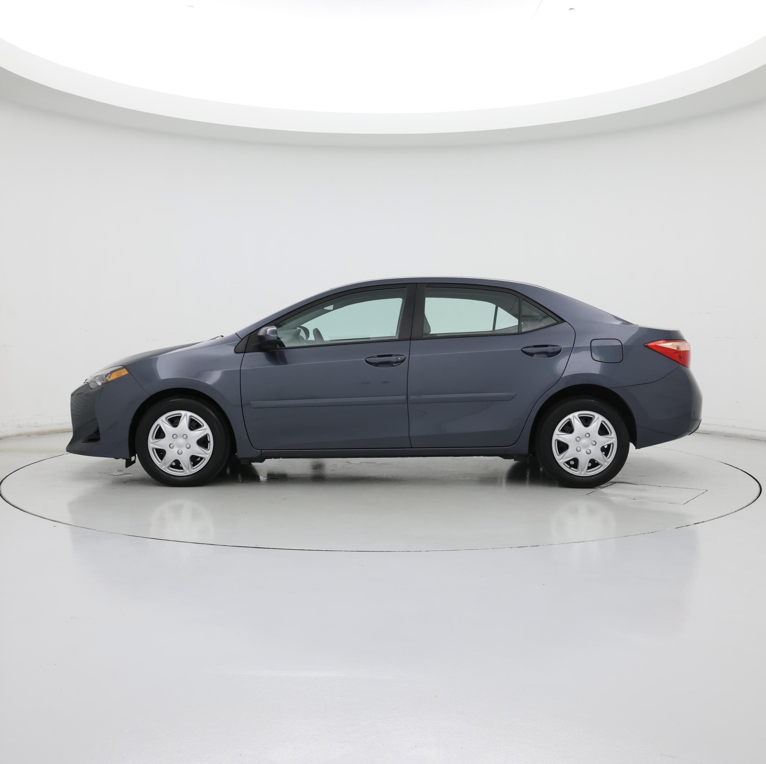 Thumbnail: 2018 Toyota Corolla - 3